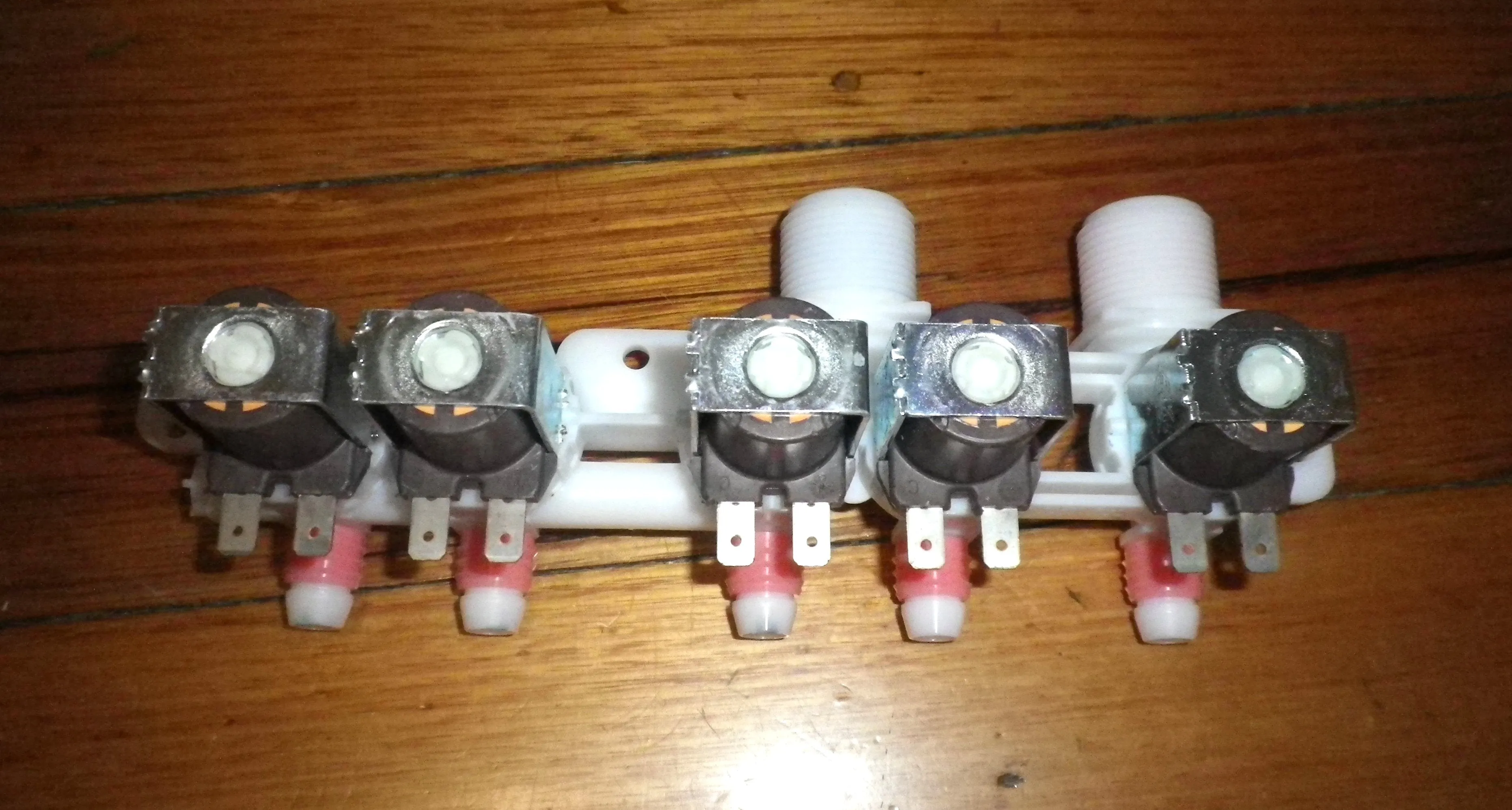Fisher & Paykel WL8060P1 24Volt 5way Inlet Valve - Part # FP424887P