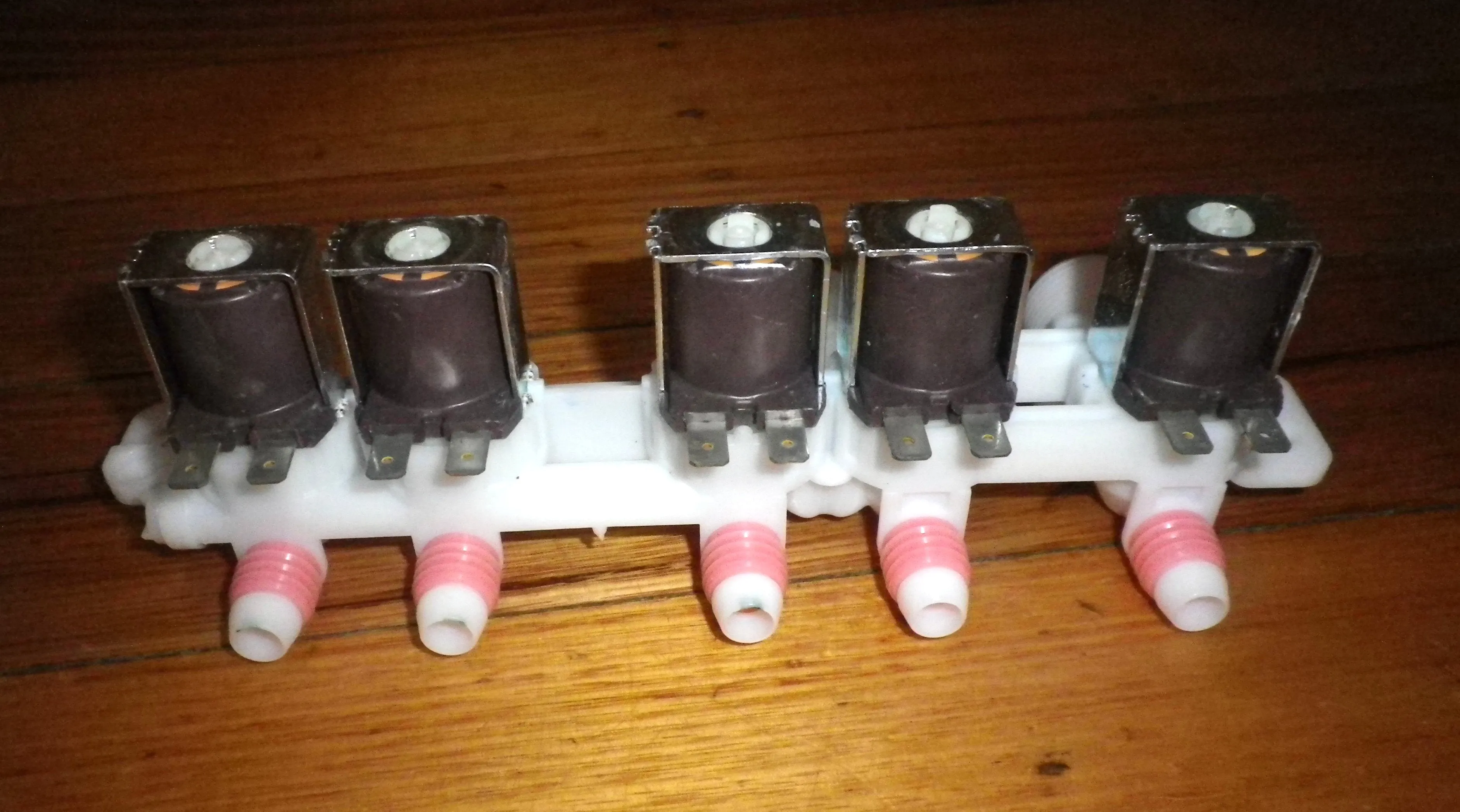 Fisher & Paykel WL8060P1 24Volt 5way Inlet Valve - Part # FP424887P