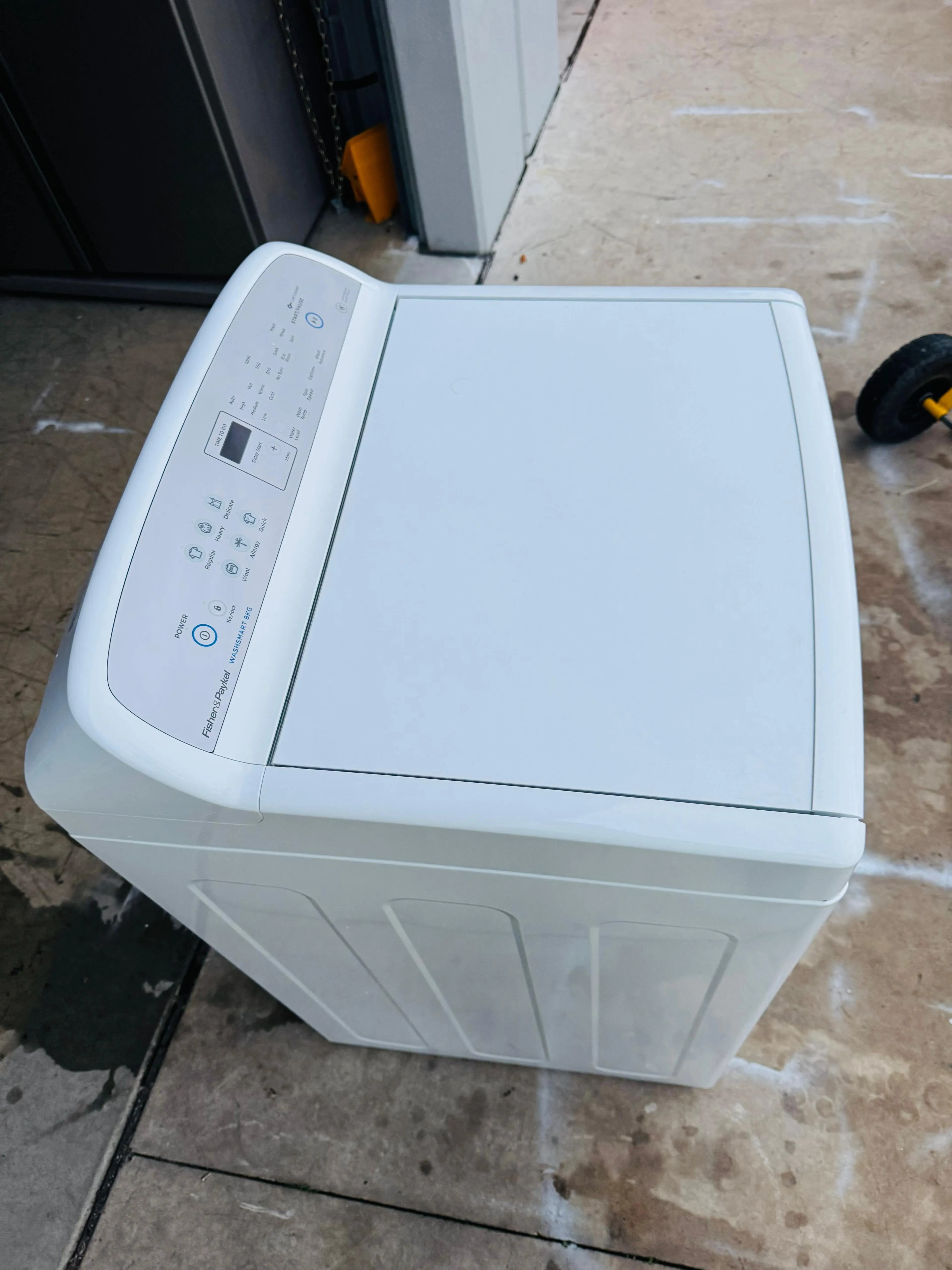 **FISHER AND PAYKEL 8 KGS TOP LOADER WASHING MACHINE**