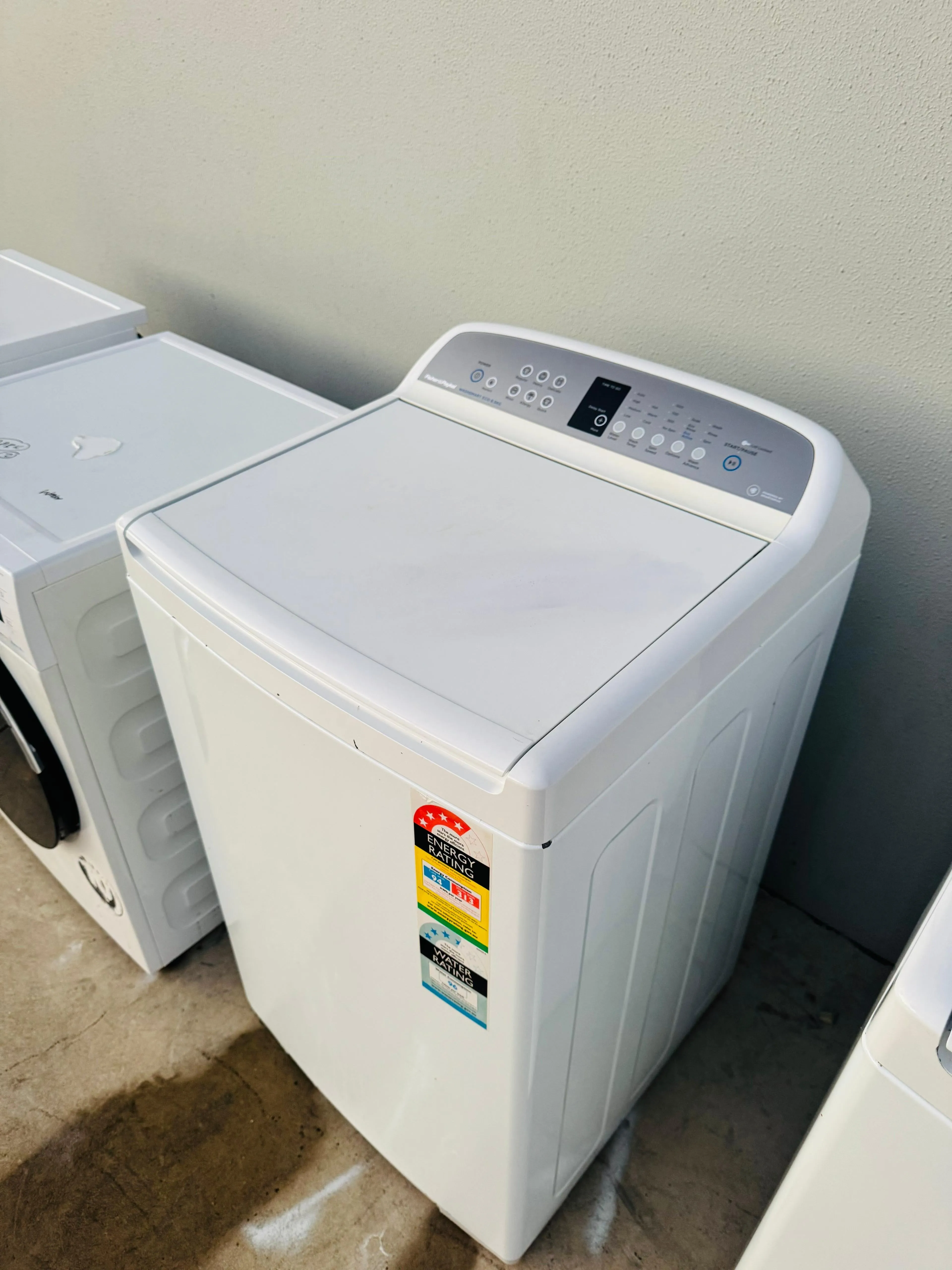 **FISHER AND PAYKEL 8.5 KGS TOP LOADER WASHING MACHINE**