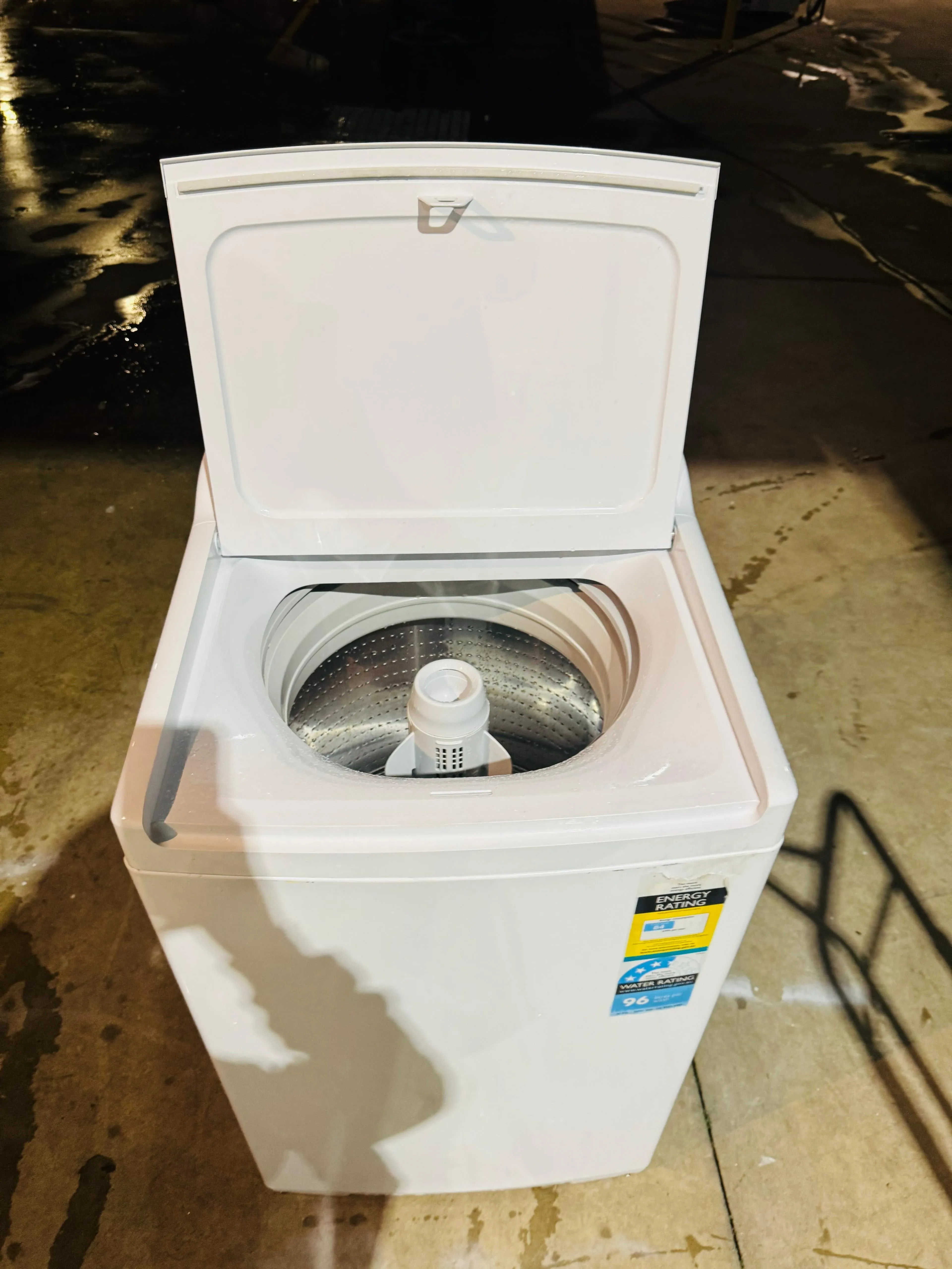 **FISHER AND PAYKEL 8.5 KGS TOP LOADER WASHING MACHINE**