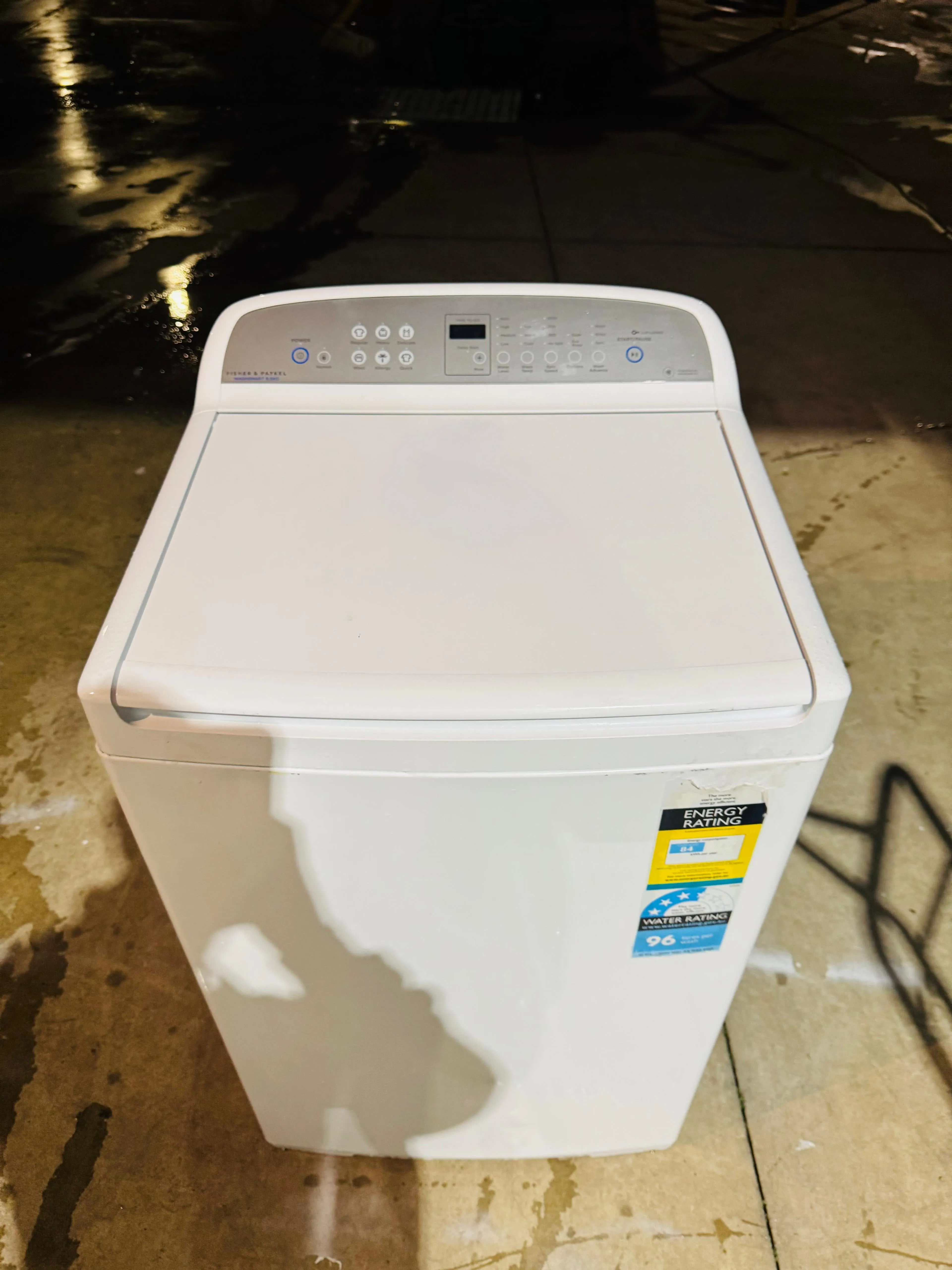 **FISHER AND PAYKEL 8.5 KGS TOP LOADER WASHING MACHINE**
