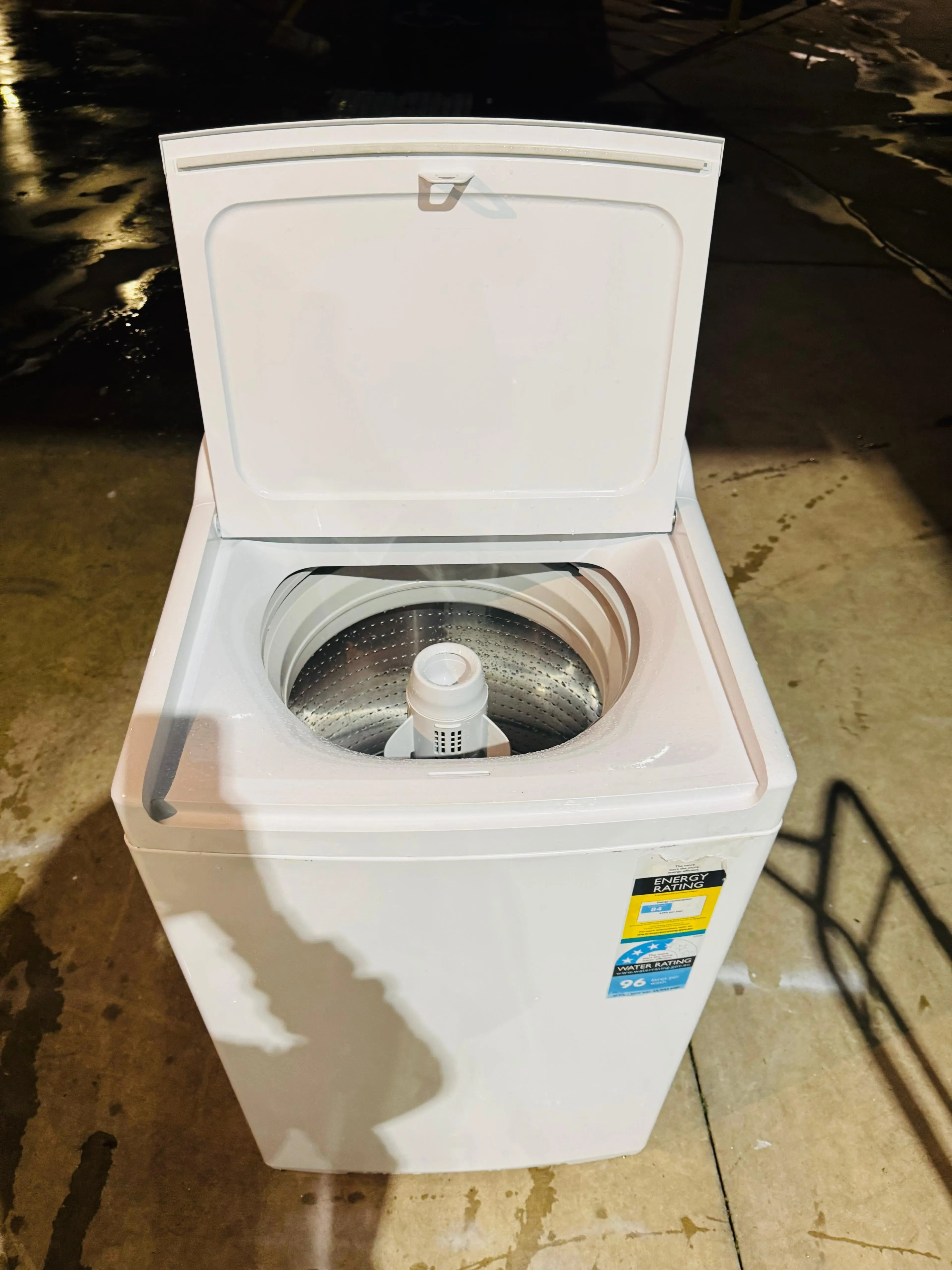 **FISHER AND PAYKEL 8.5 KGS TOP LOADER WASHING MACHINE**