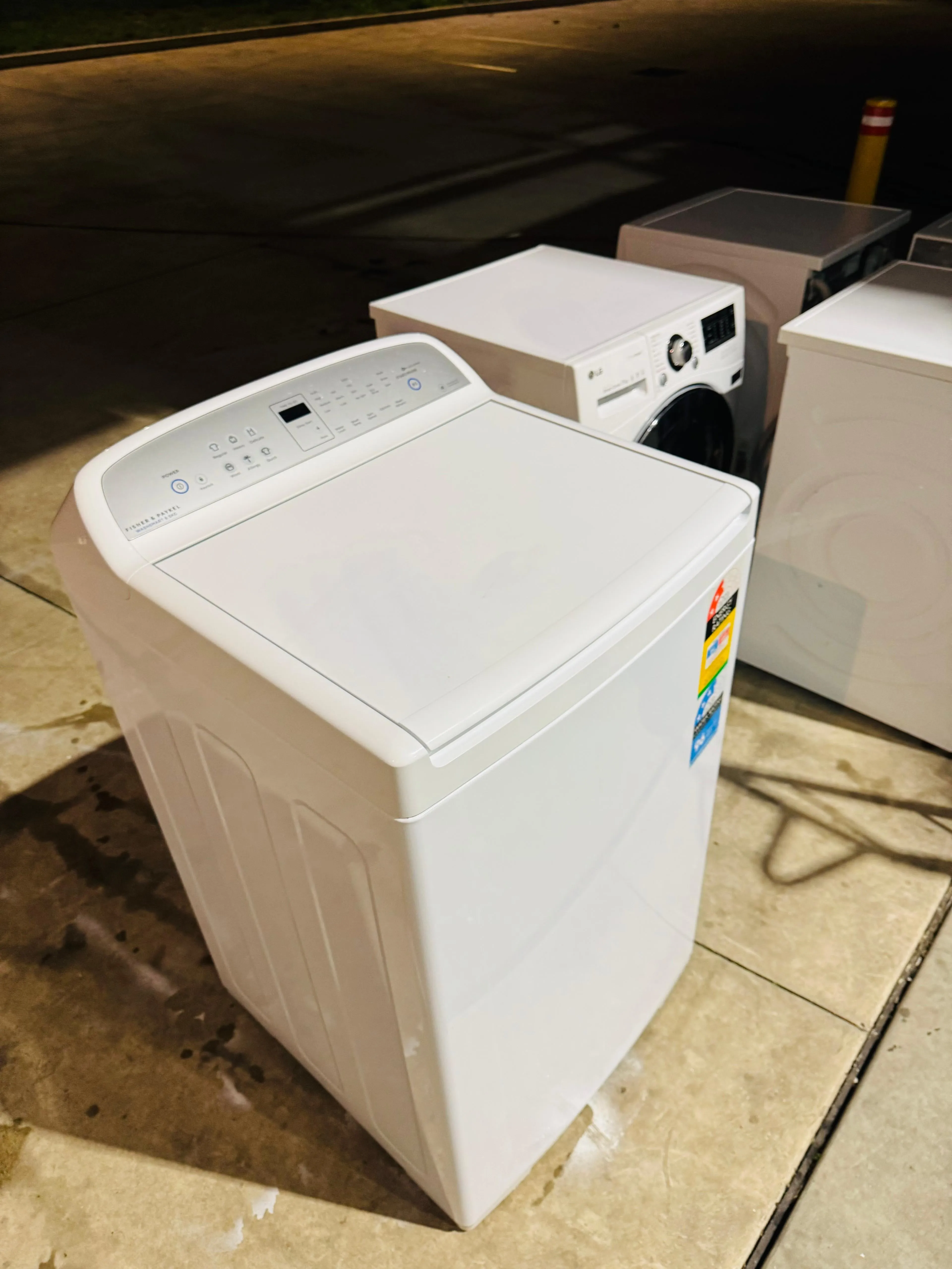 **FISHER AND PAYKEL 8.5 KGS TOP LOADER WASHING MACHINE**