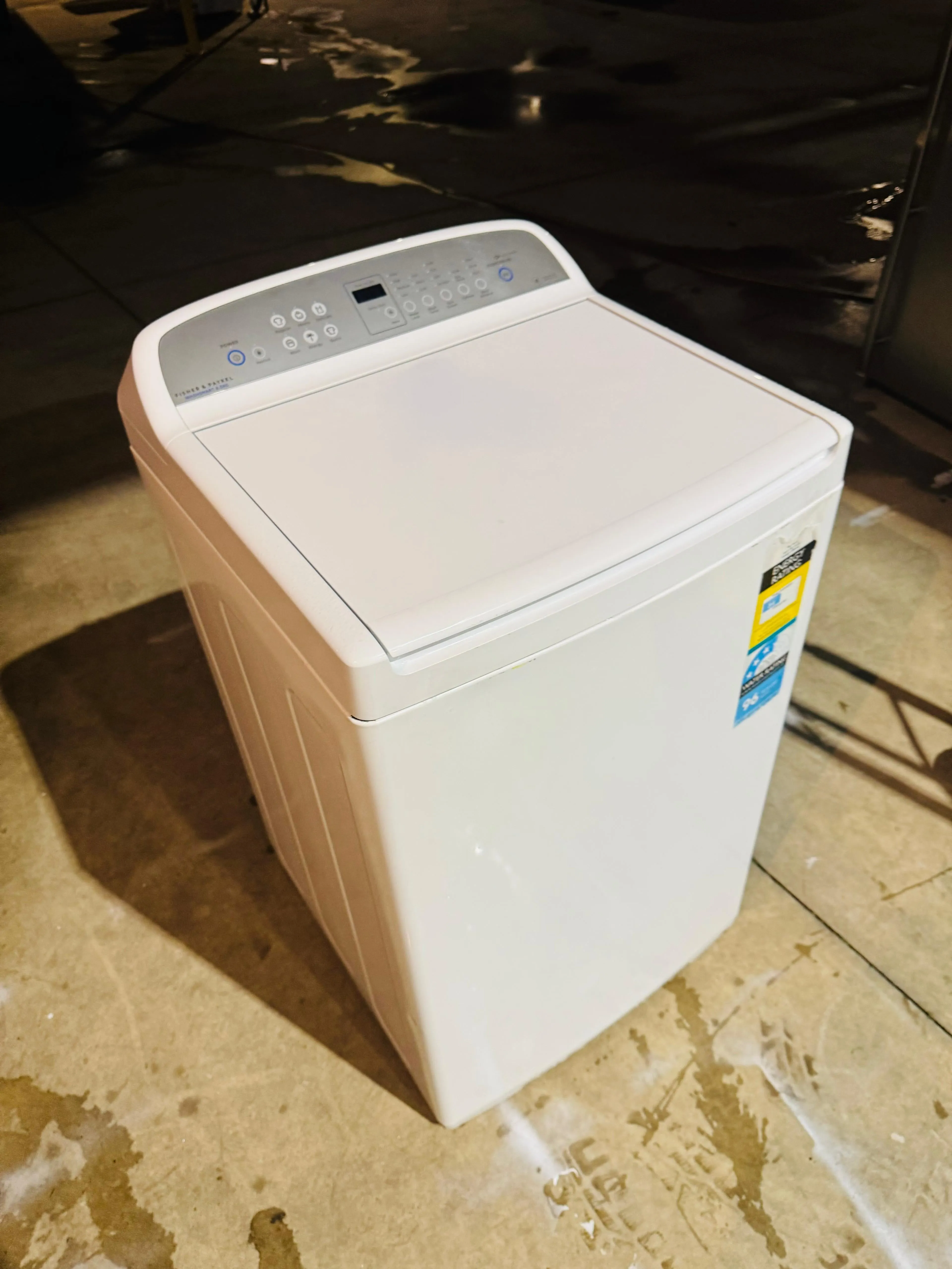 **FISHER AND PAYKEL 8.5 KGS TOP LOADER WASHING MACHINE**