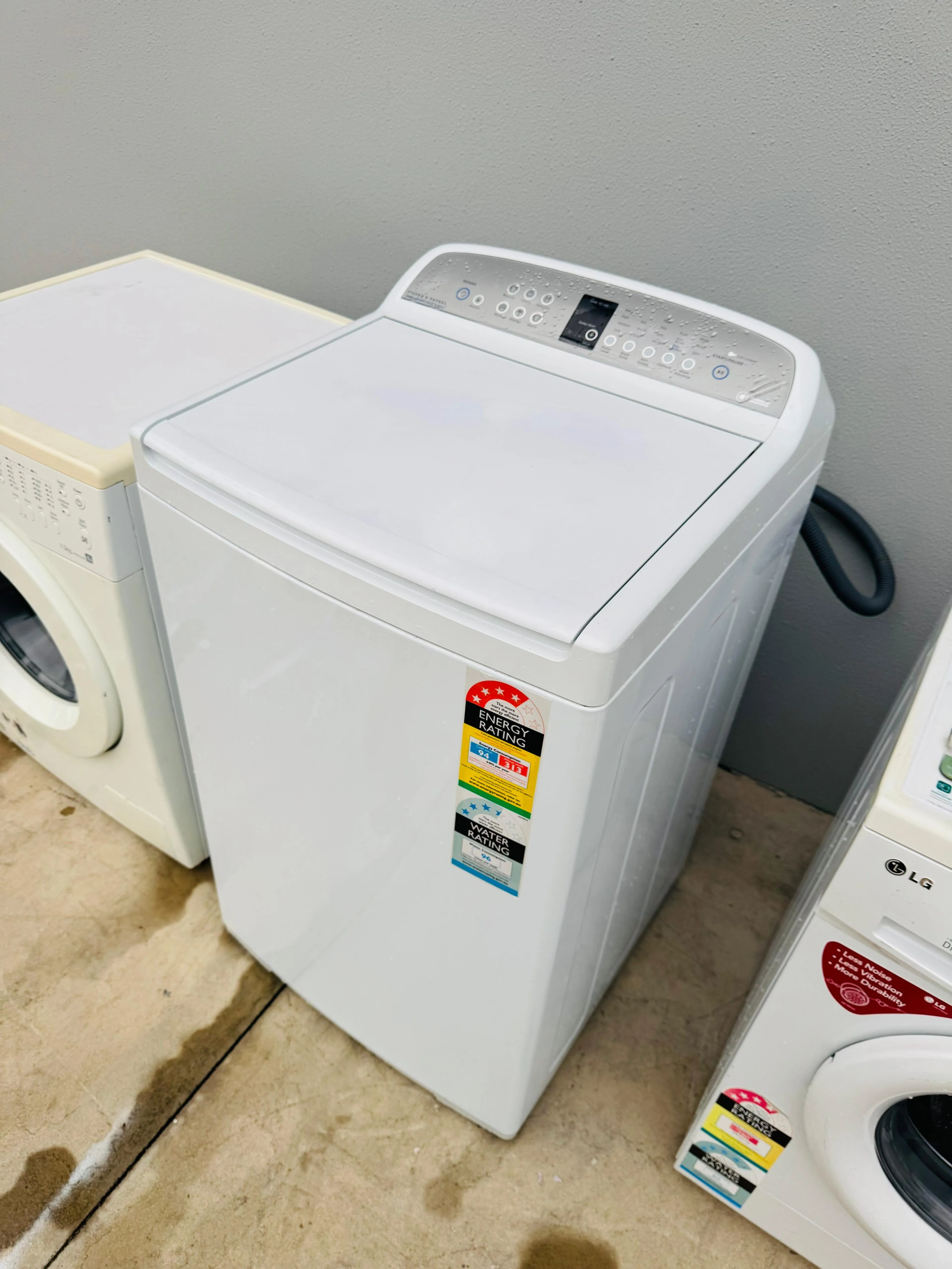 **FISHER AND PAYKEL 8.5 KGS TOP LOADER WASHING MACHINE**