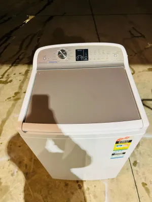 **FISHER AND PAYKEL 8KGS TOP LOADER WASHING MACHINE**