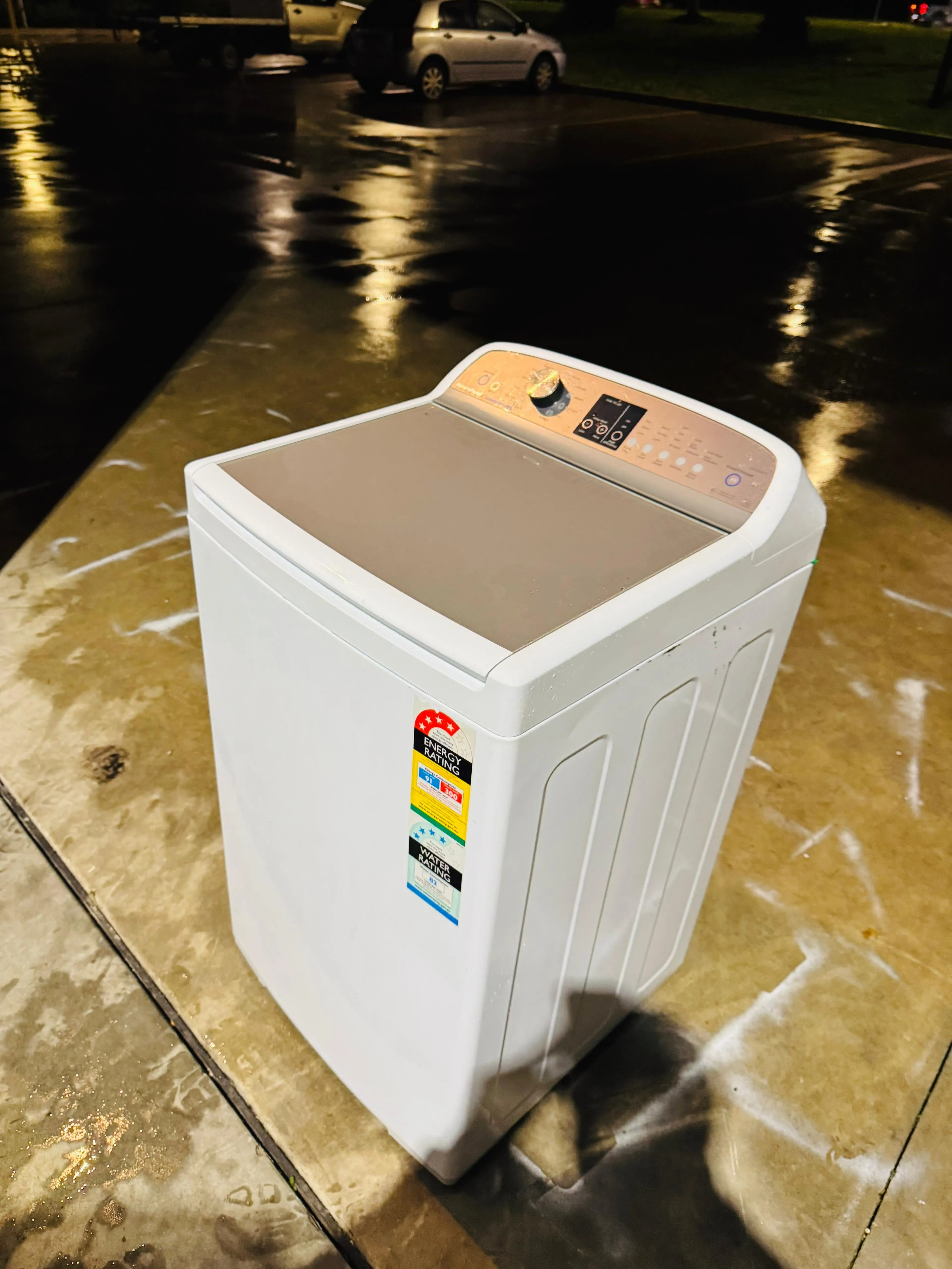 **FISHER AND PAYKEL 8KGS TOP LOADER WASHING MACHINE**
