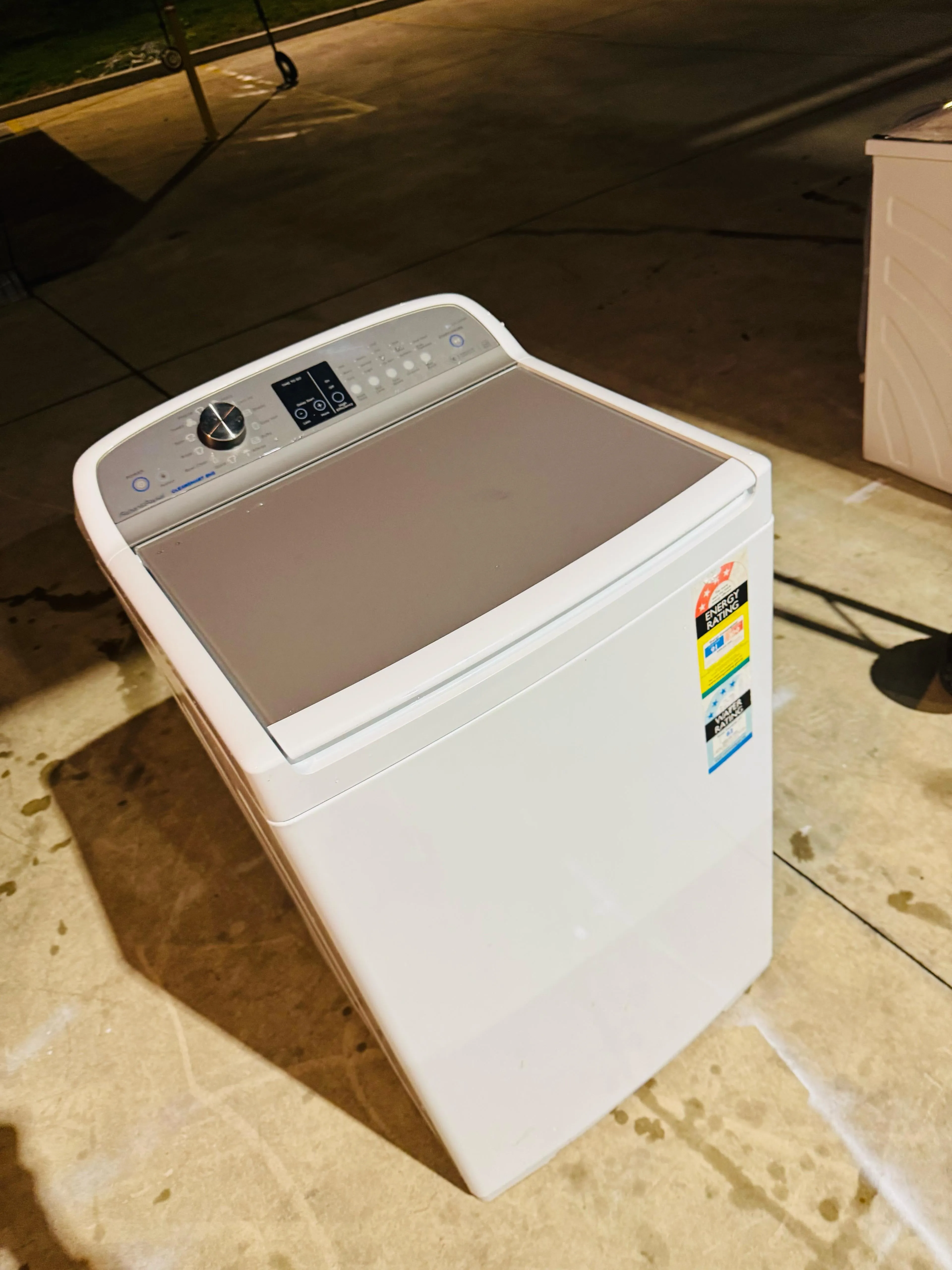 **FISHER AND PAYKEL 8KGS TOP LOADER WASHING MACHINE**
