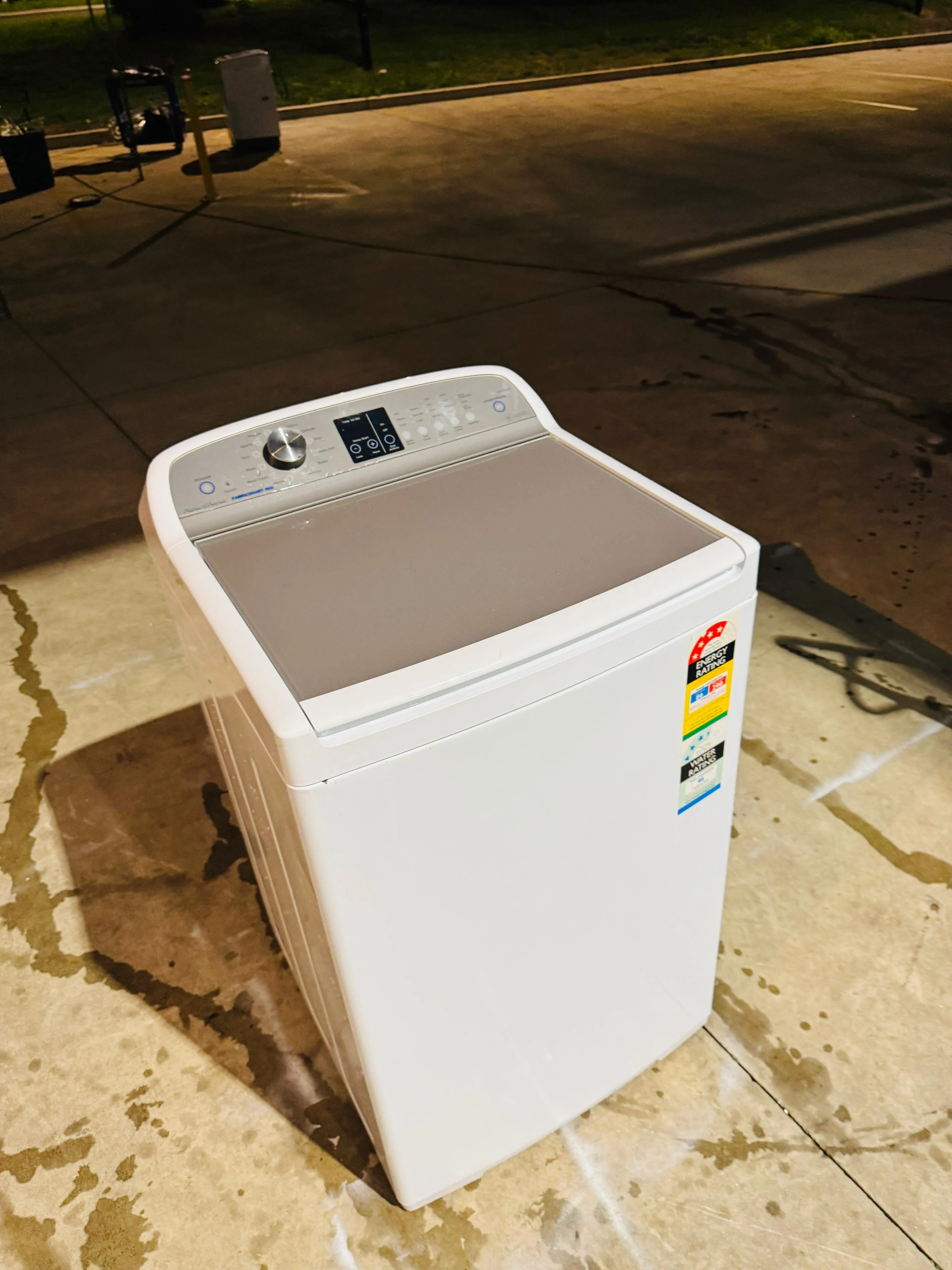 **FISHER AND PAYKEL 8KGS TOP LOADER WASHING MACHINE**