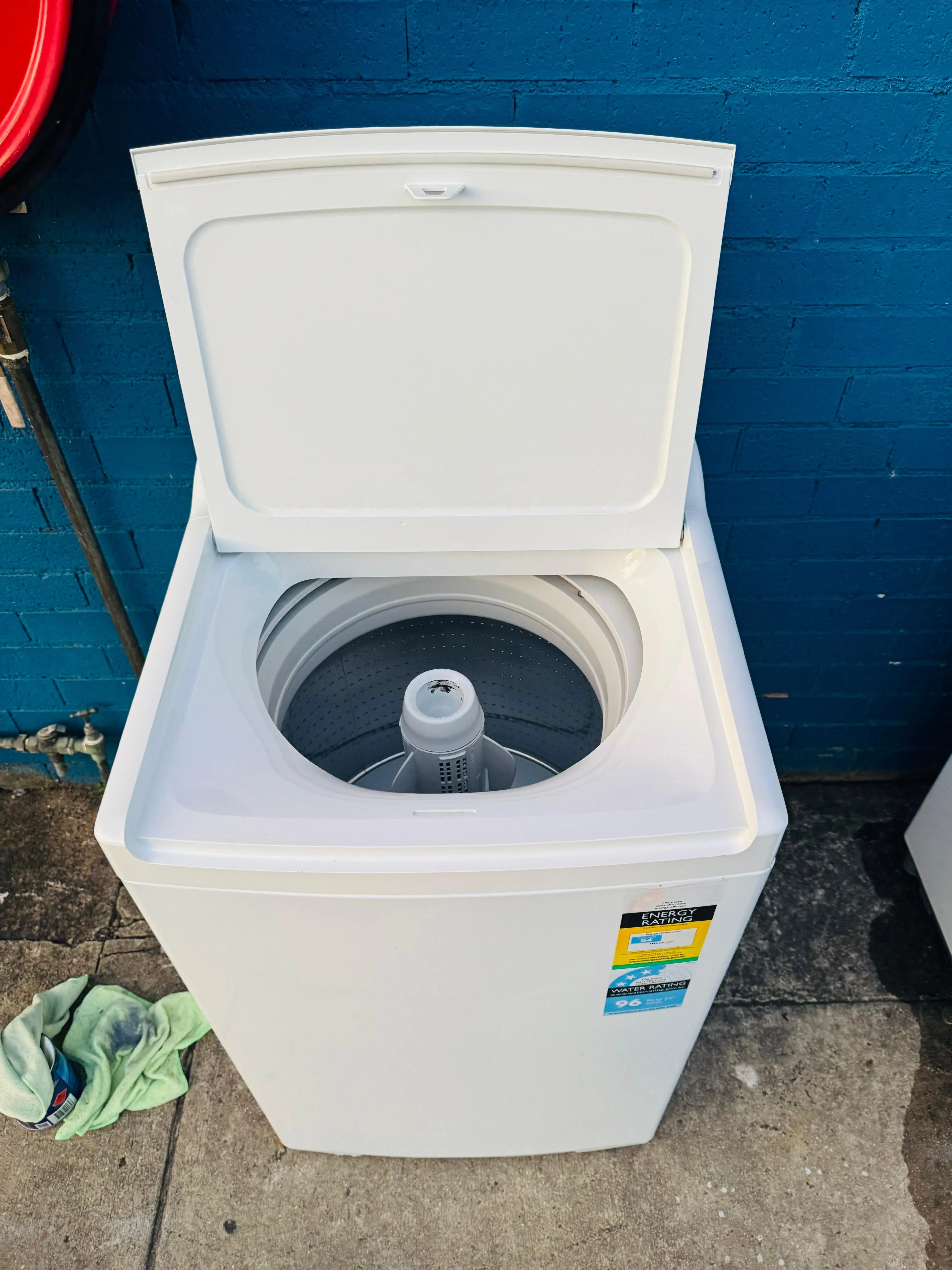 **FISHERS & PAYKEL 8.5 KGS TOP LOADER WASHING MACHINE**