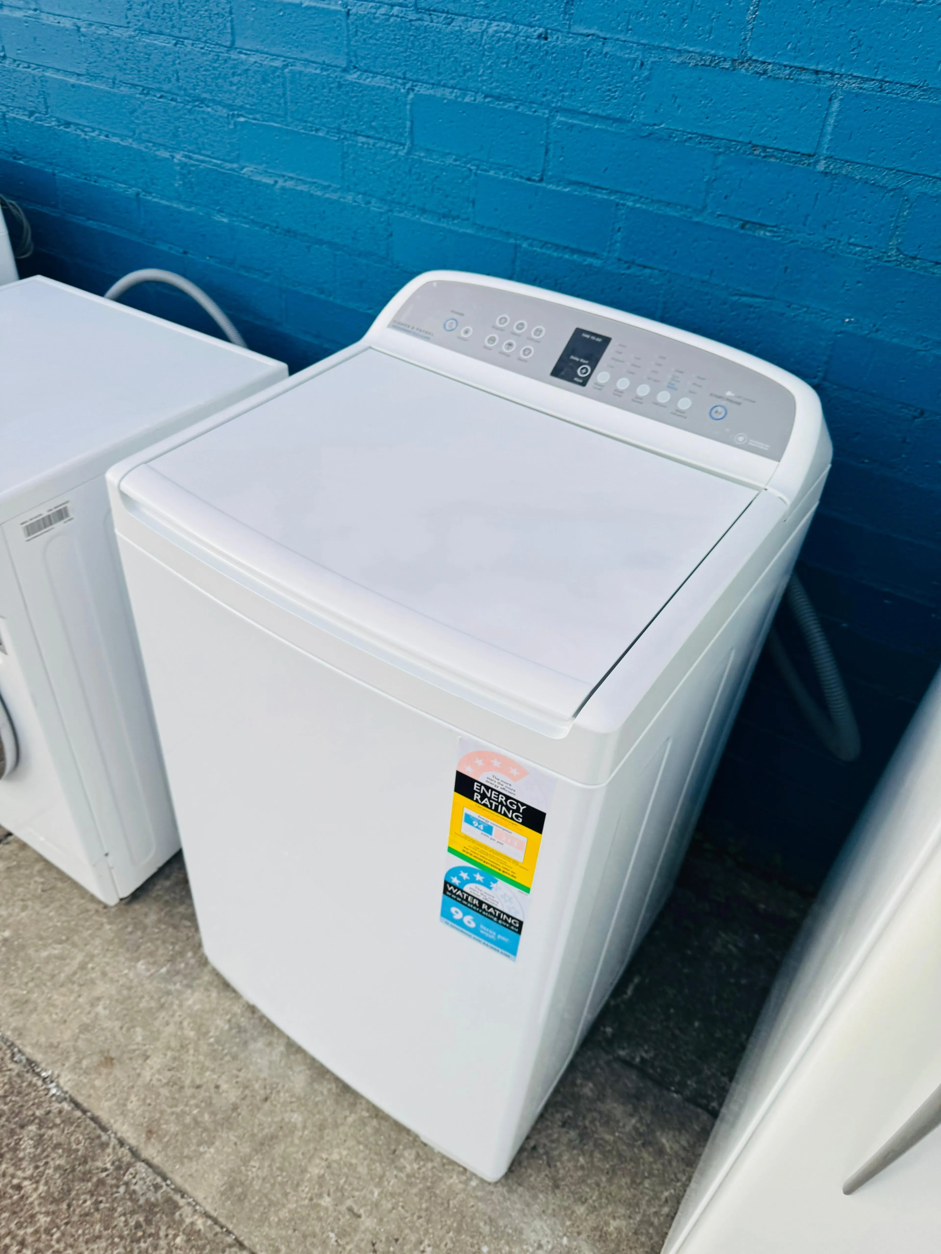 **FISHERS & PAYKEL 8.5 KGS TOP LOADER WASHING MACHINE**
