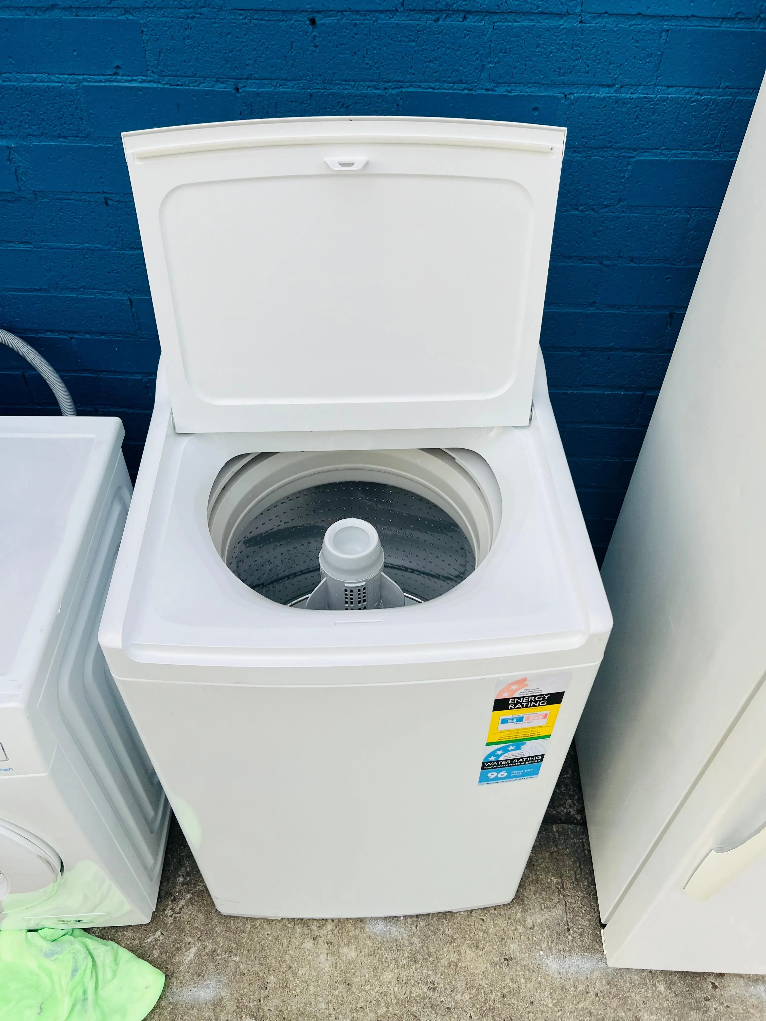 **FISHERS & PAYKEL 8.5 KGS TOP LOADER WASHING MACHINE**