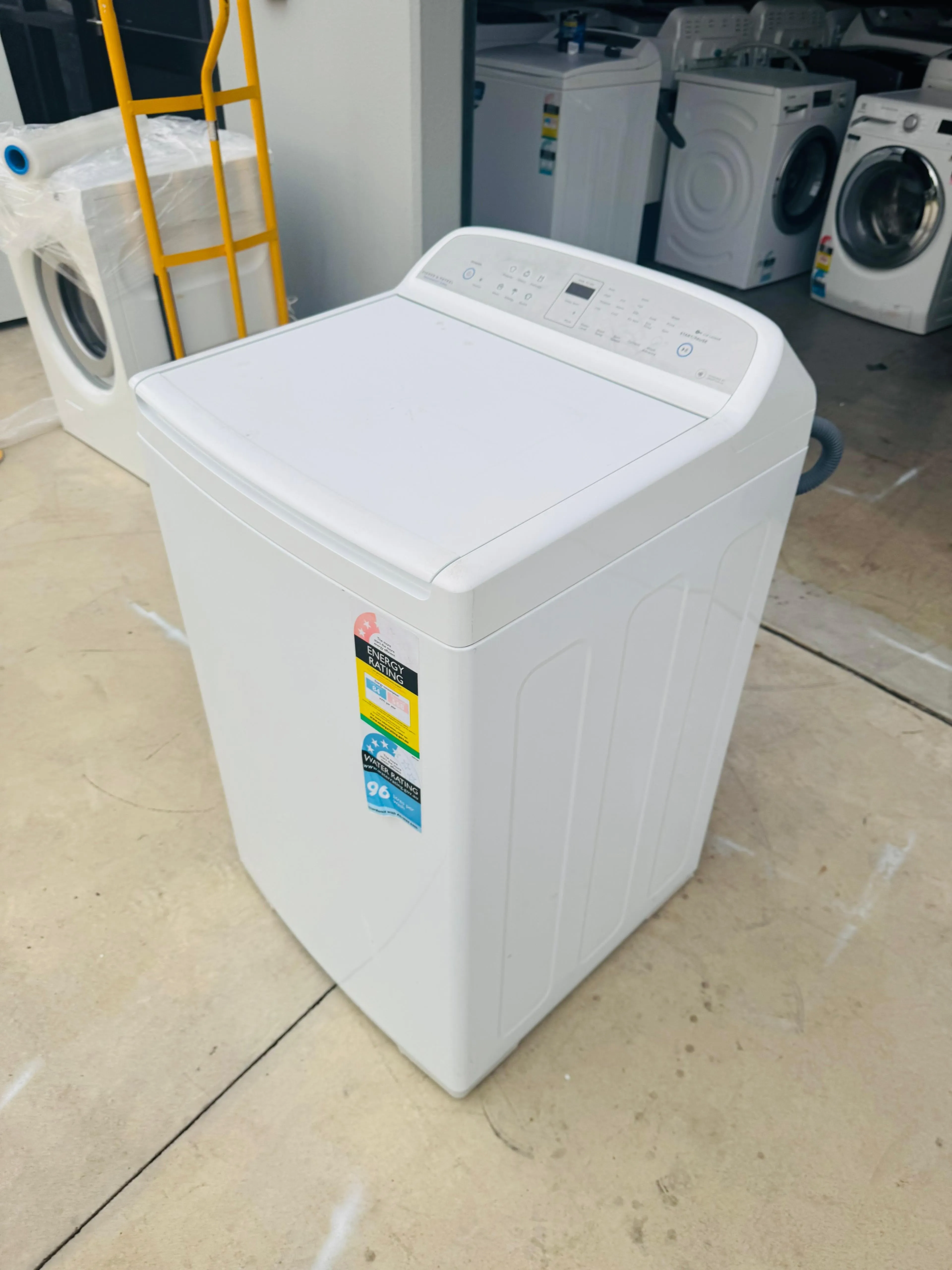 **FISHERS & PAYKEL 8.5 KGS TOP LOADER WASHING MACHINE**