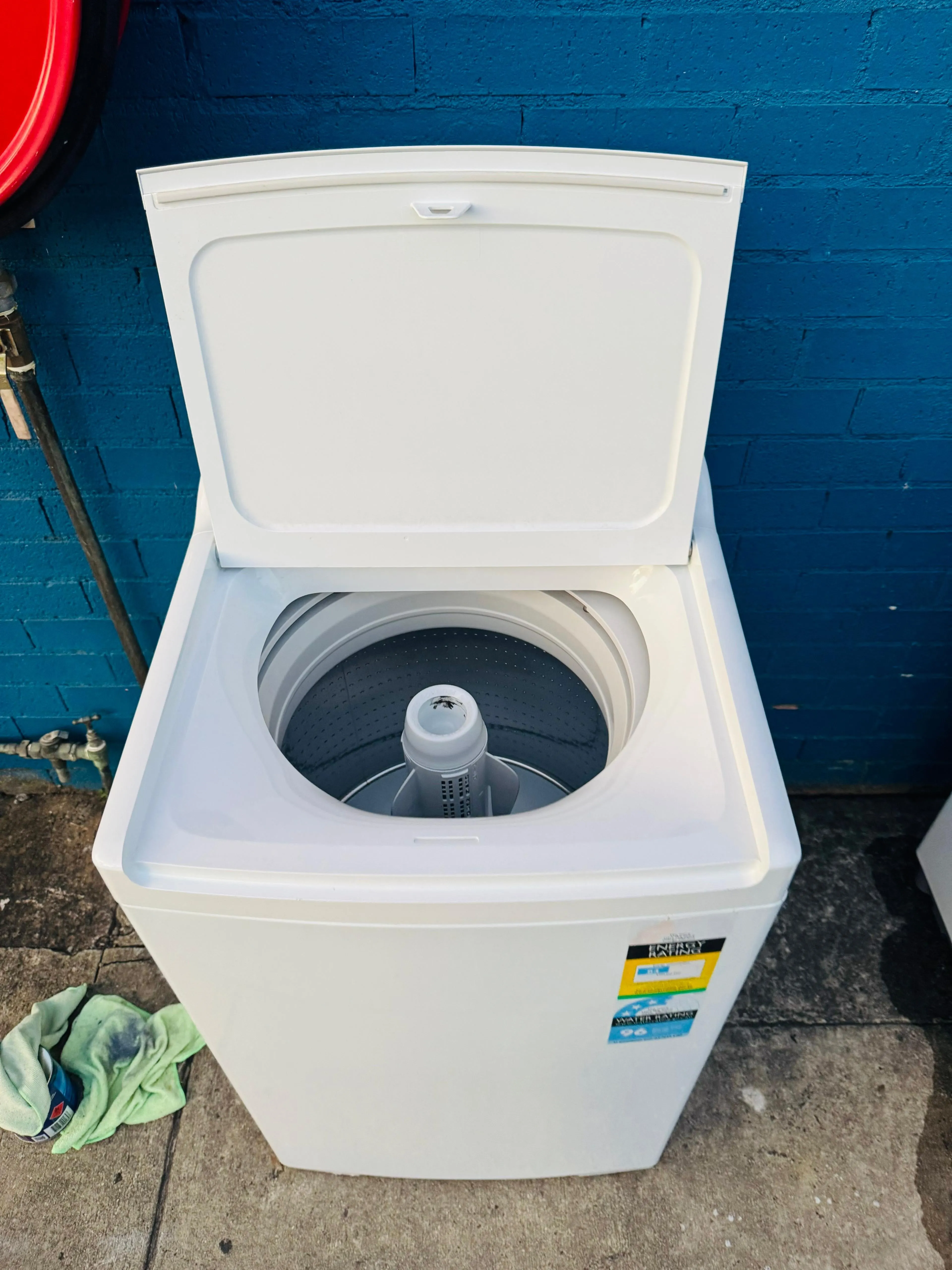 **FISHERS & PAYKEL 8.5 KGS TOP LOADER WASHING MACHINE**