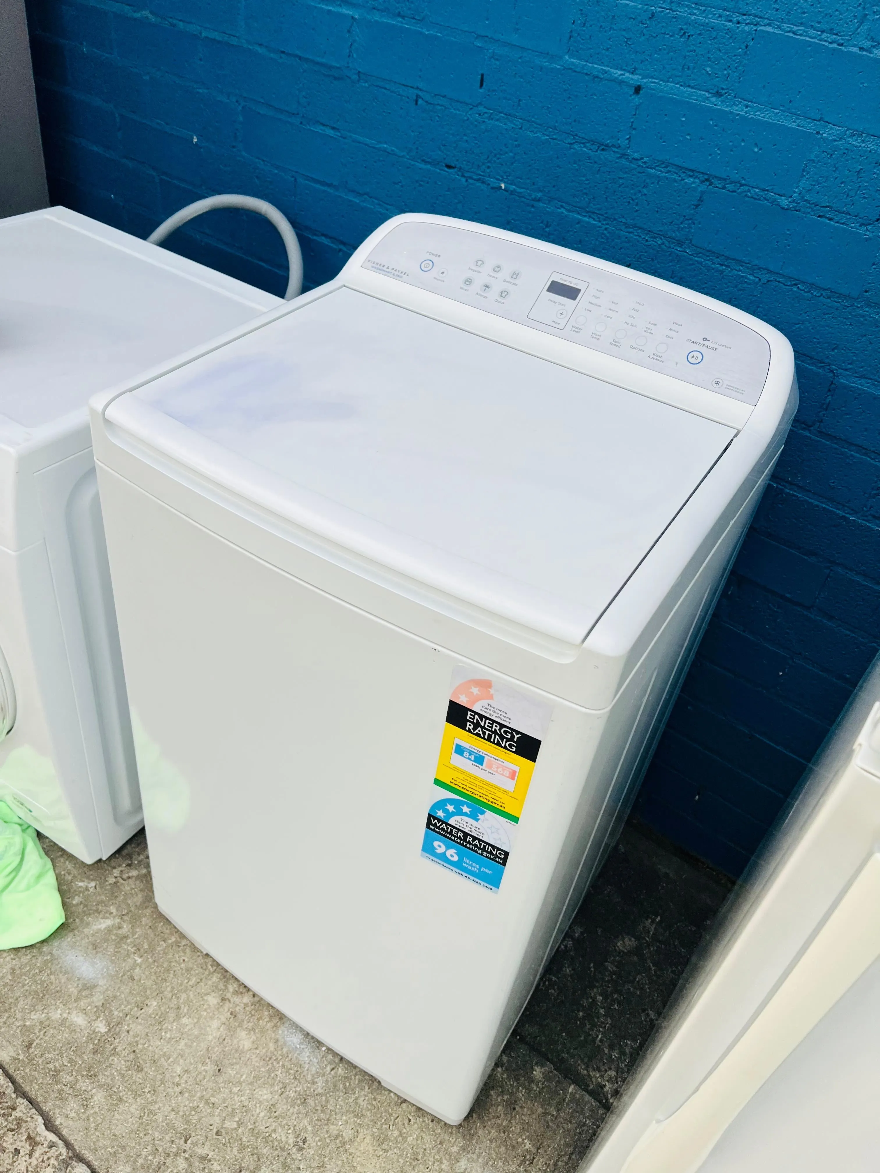 **FISHERS & PAYKEL 8.5 KGS TOP LOADER WASHING MACHINE**