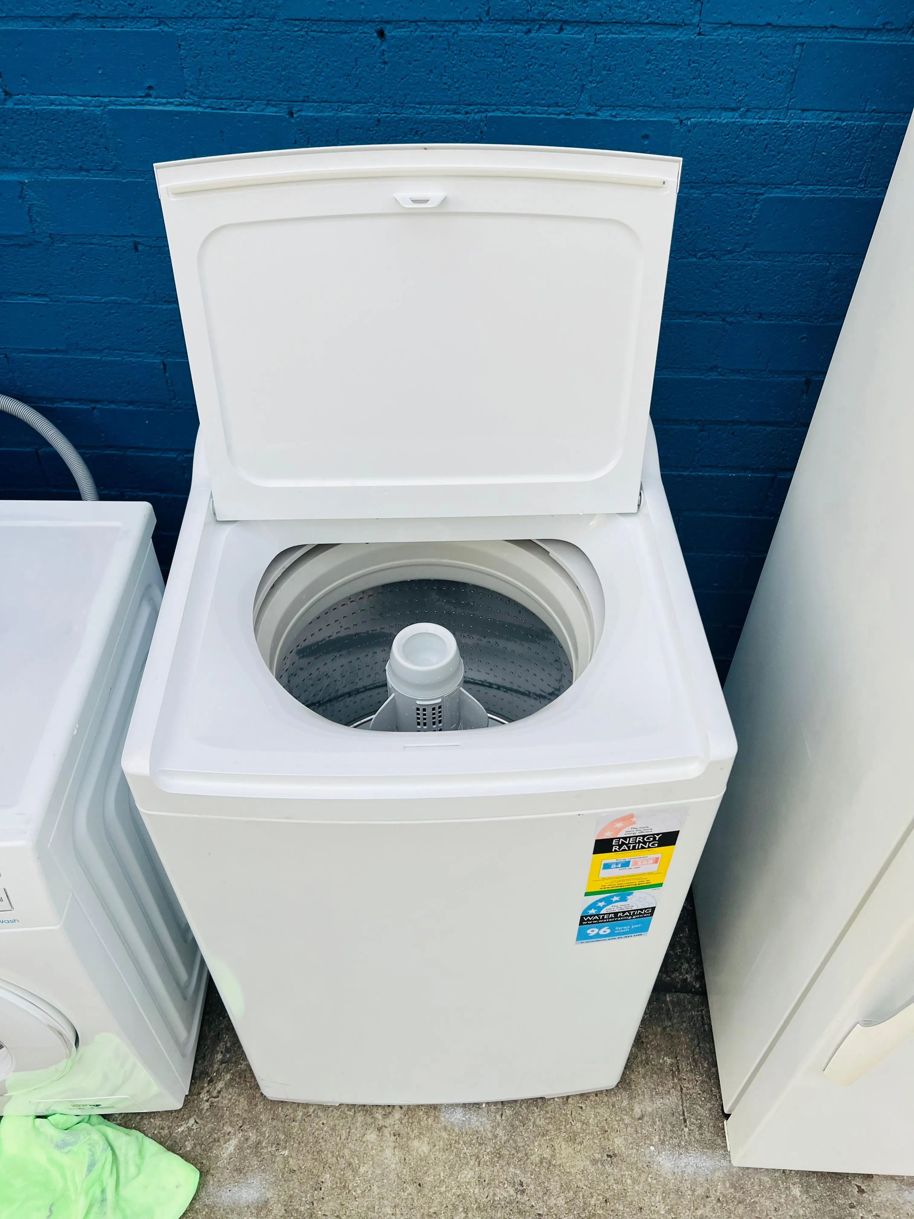 **FISHERS & PAYKEL 8.5 KGS TOP LOADER WASHING MACHINE**