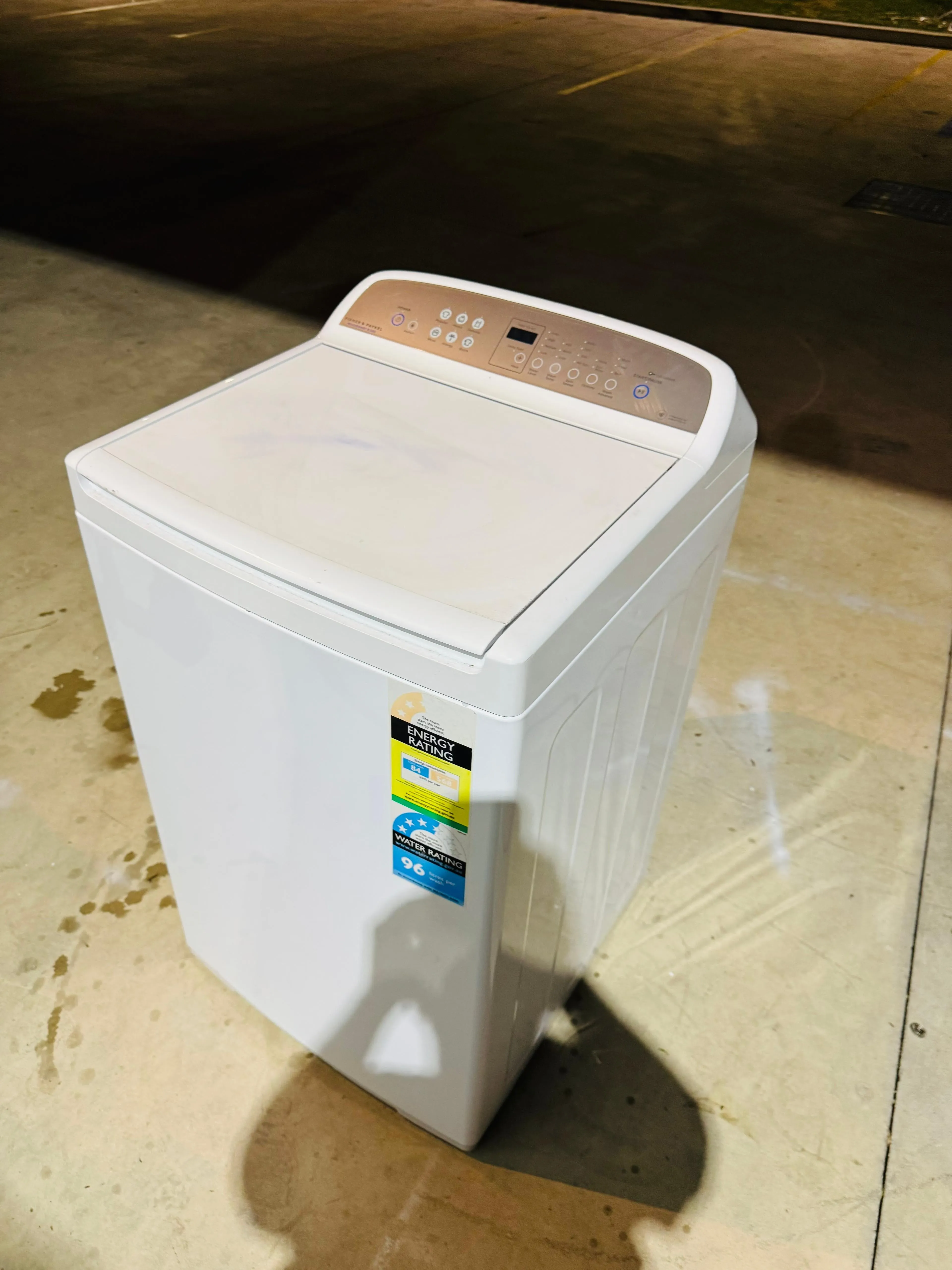 **FISHERS & PAYKEL 8.5 KGS TOP LOADER WASHING MACHINE**
