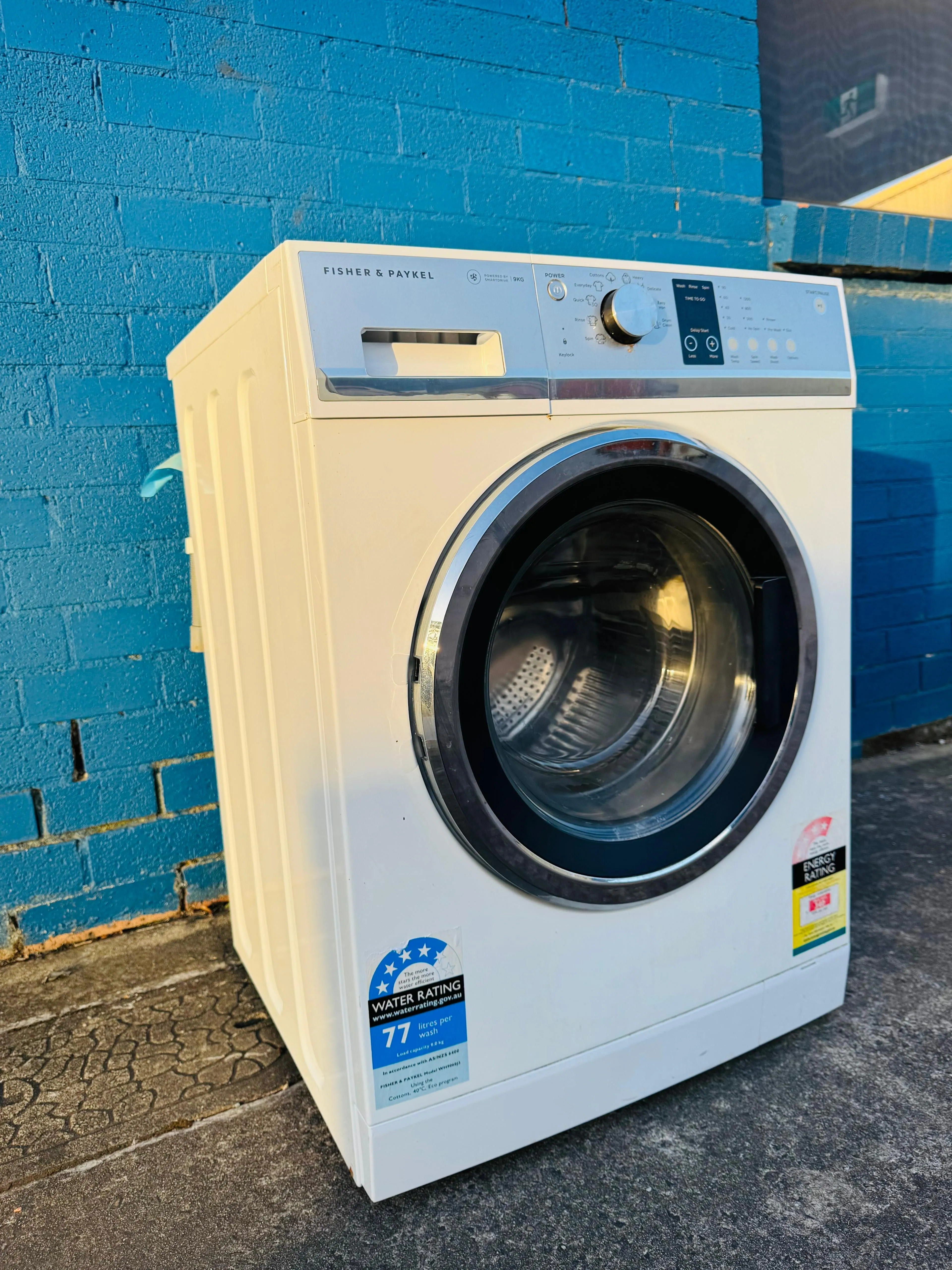 **FISHERS & PAYKEL 9KGS FRONT LOADER WASHING MACHINE**