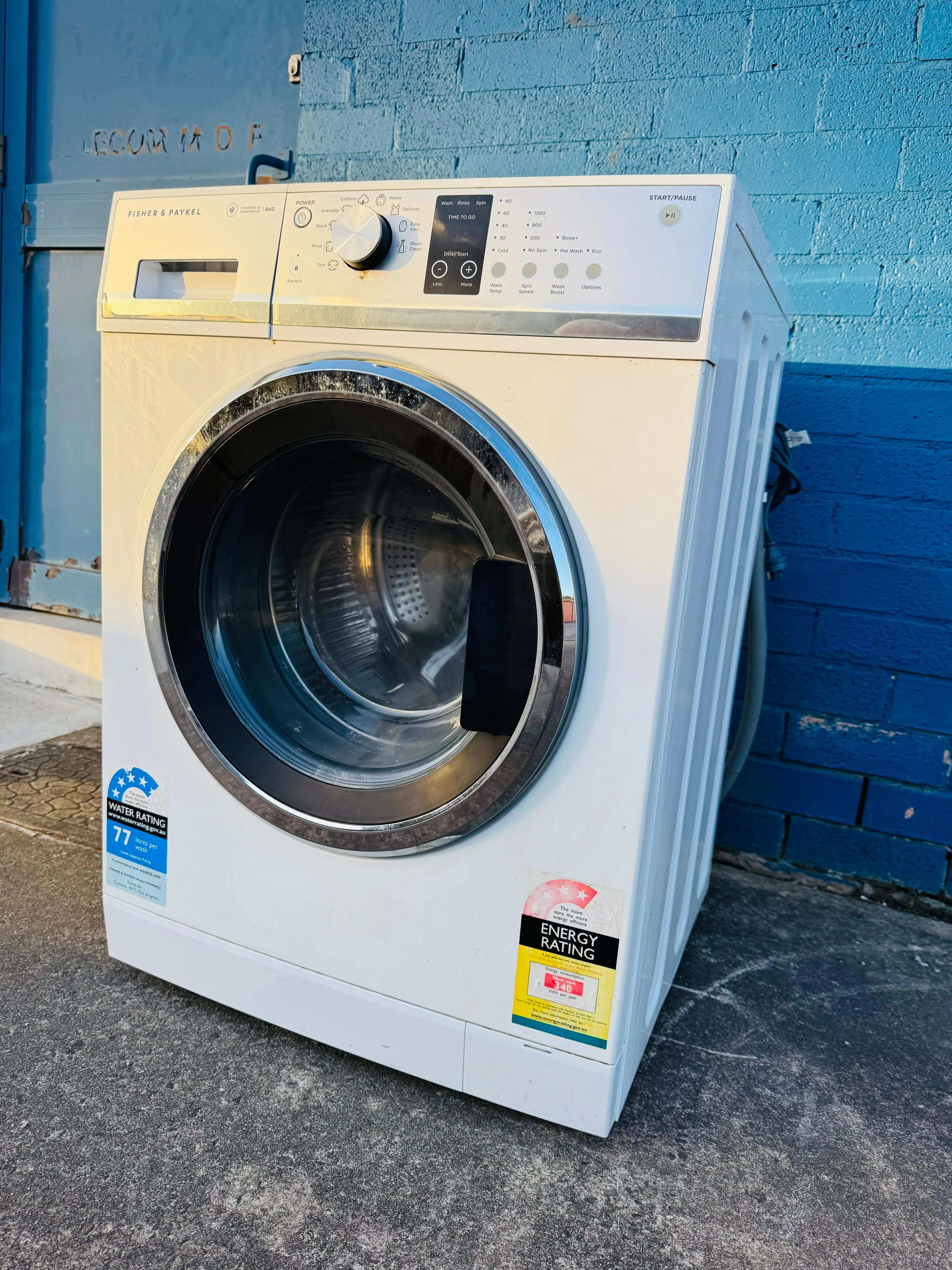**FISHERS & PAYKEL 9KGS FRONT LOADER WASHING MACHINE**