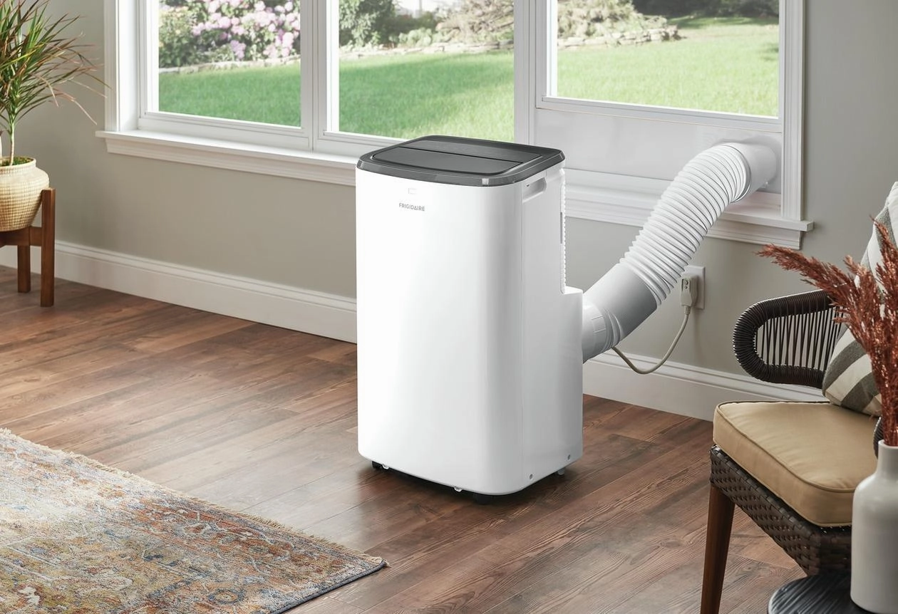 Frigidaire FHPC102AC1 Frigidaire 10,000 Btu 3-In-1 Portable Room Air Conditioner