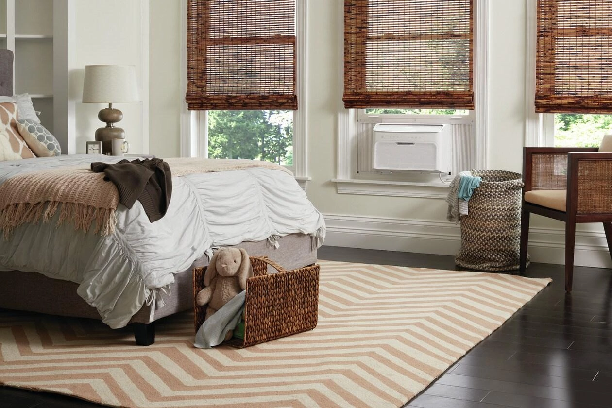 Frigidaire GHWQ103WC1 Frigidaire Gallery 10,000 Btu Inverter Quiet Temp Smart Room Air Conditioner