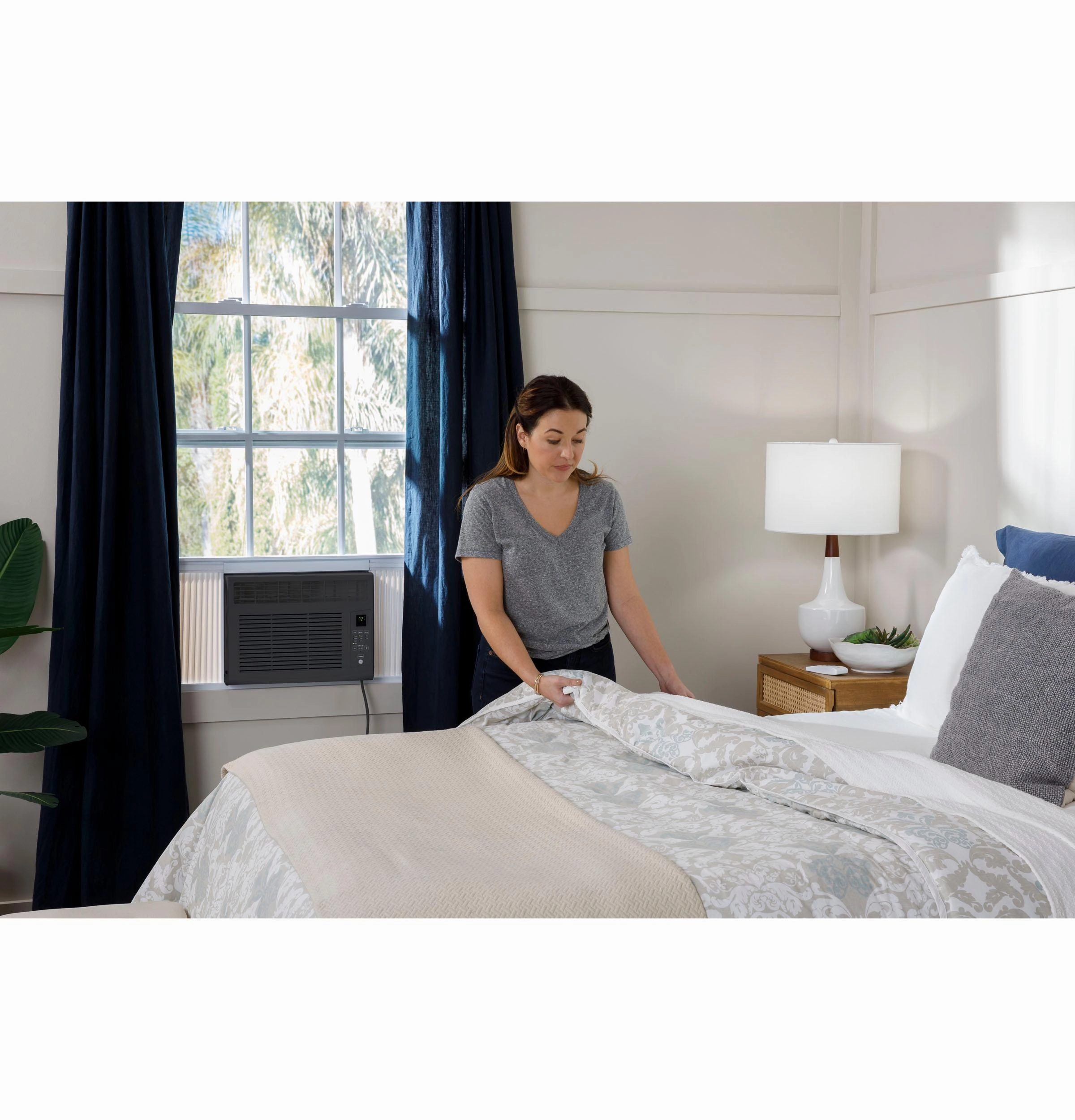 Ge Appliances AHEF06BC Ge 6,000 Btu Electronic Window Air Conditioner For Small Rooms Up To 250 Sq Ft., Black