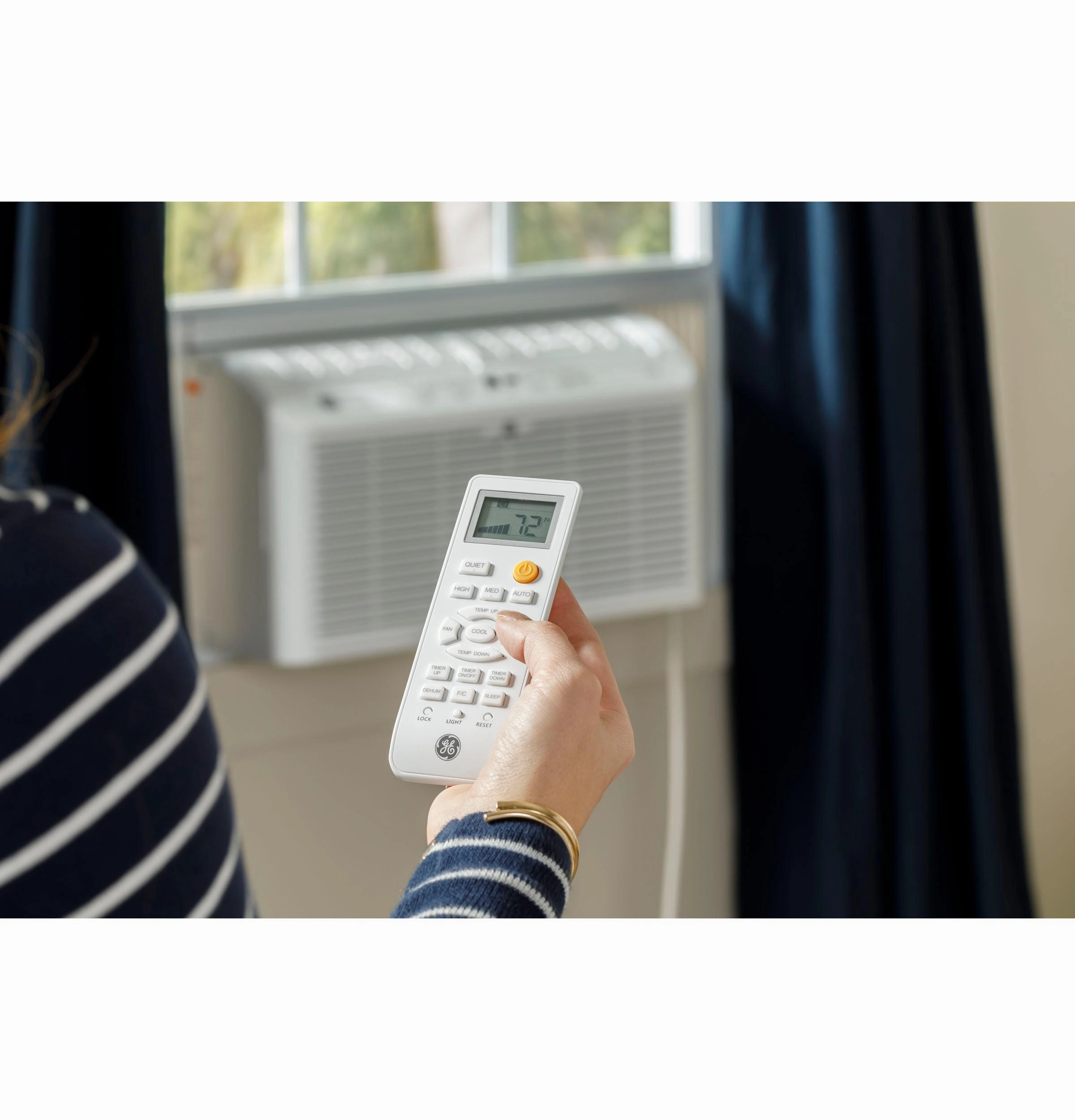 Ge Appliances AHEL08BB Ge 8,000 Btu Ultra Quiet Window Air Conditioner For Medium Rooms Up To 350 Sq. Ft.