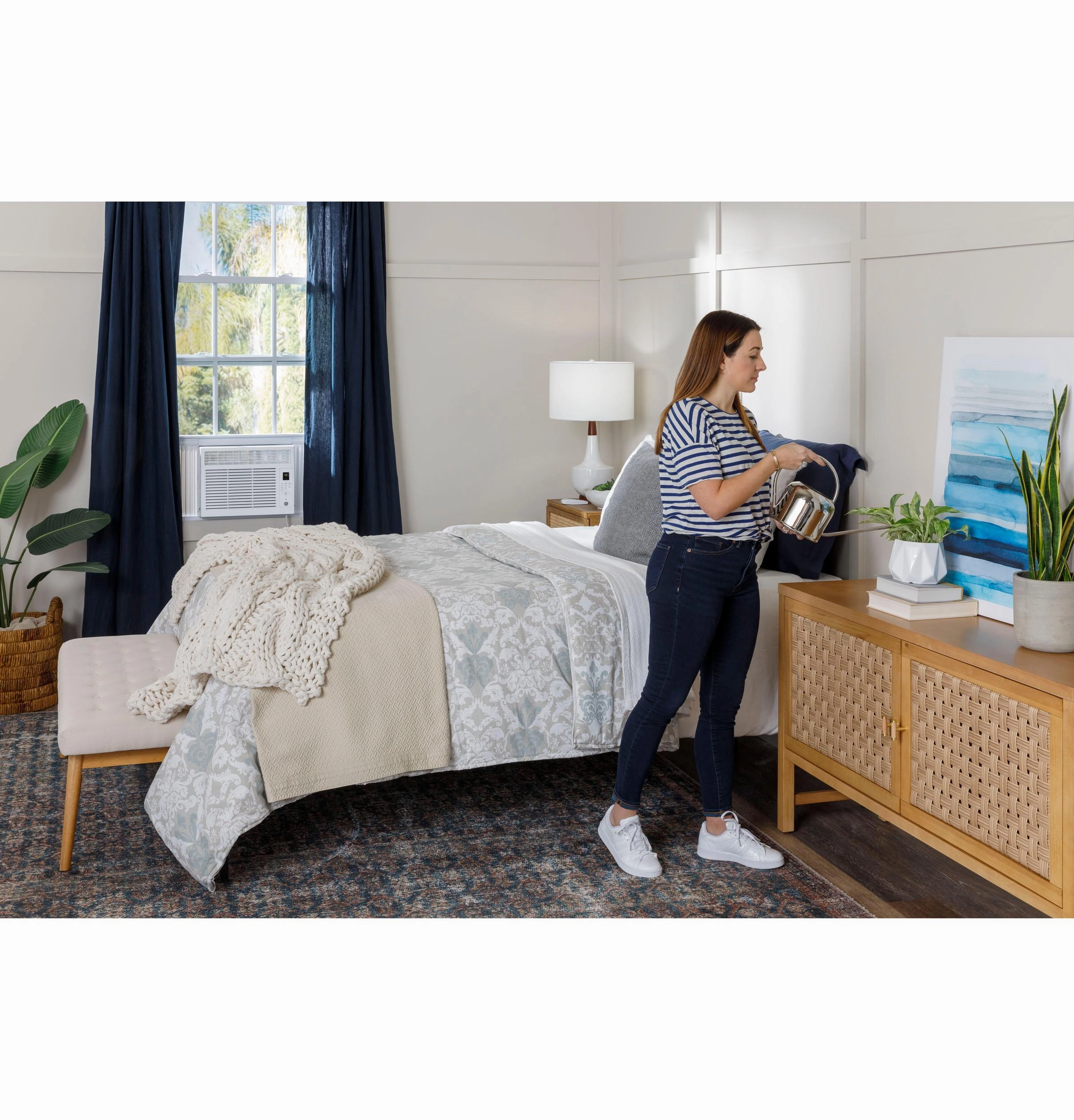 Ge Appliances AHW06LZ Ge 6,000 Btu Electronic Window Air Conditioner For Small Rooms Up To 250 Sq Ft.
