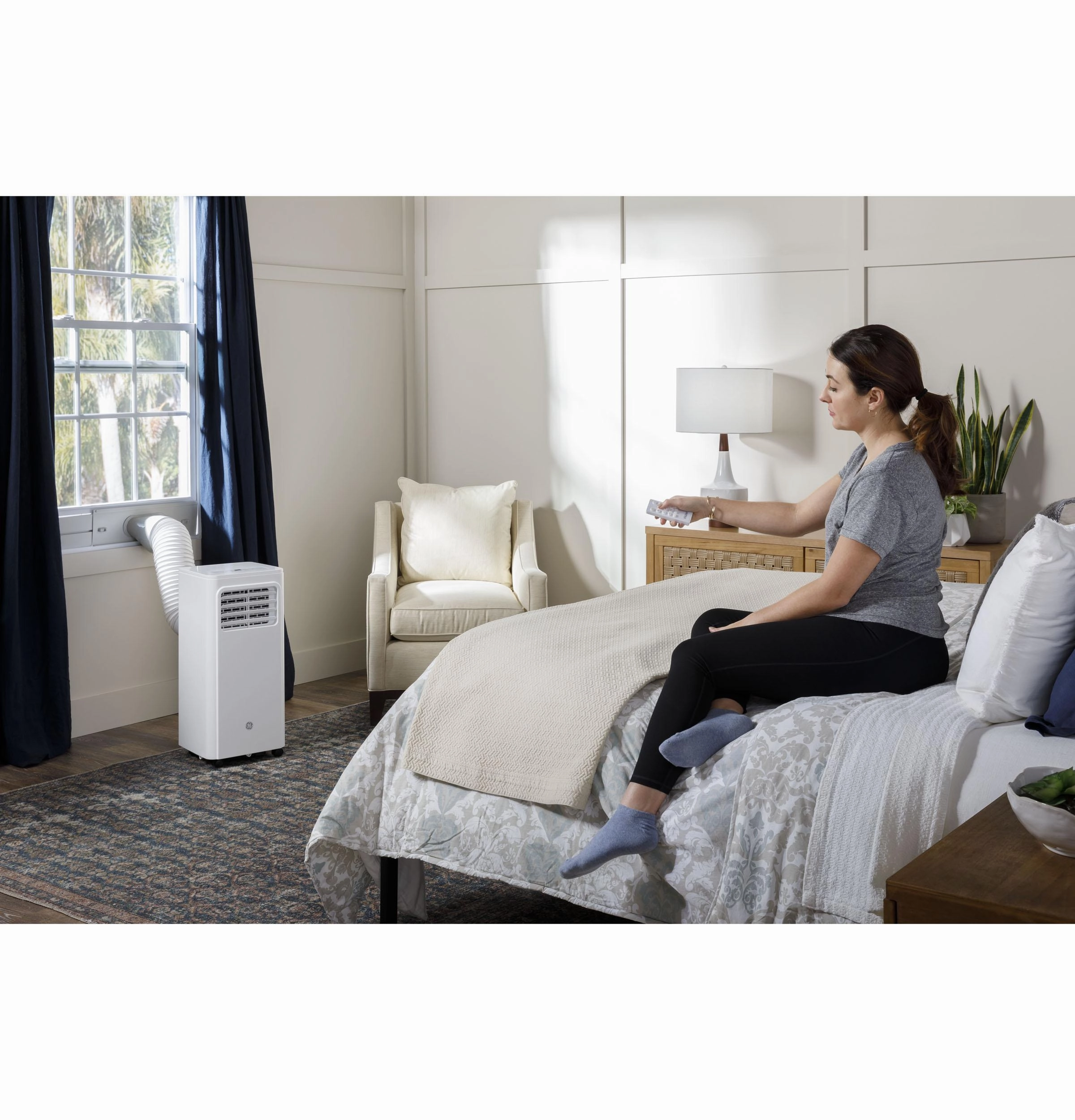 Ge Appliances APFA10YBMW Ge 9,000 Btu Portable Air Conditioner For Small Rooms Up To 250 Sq Ft. (6,250 Btu Sacc)