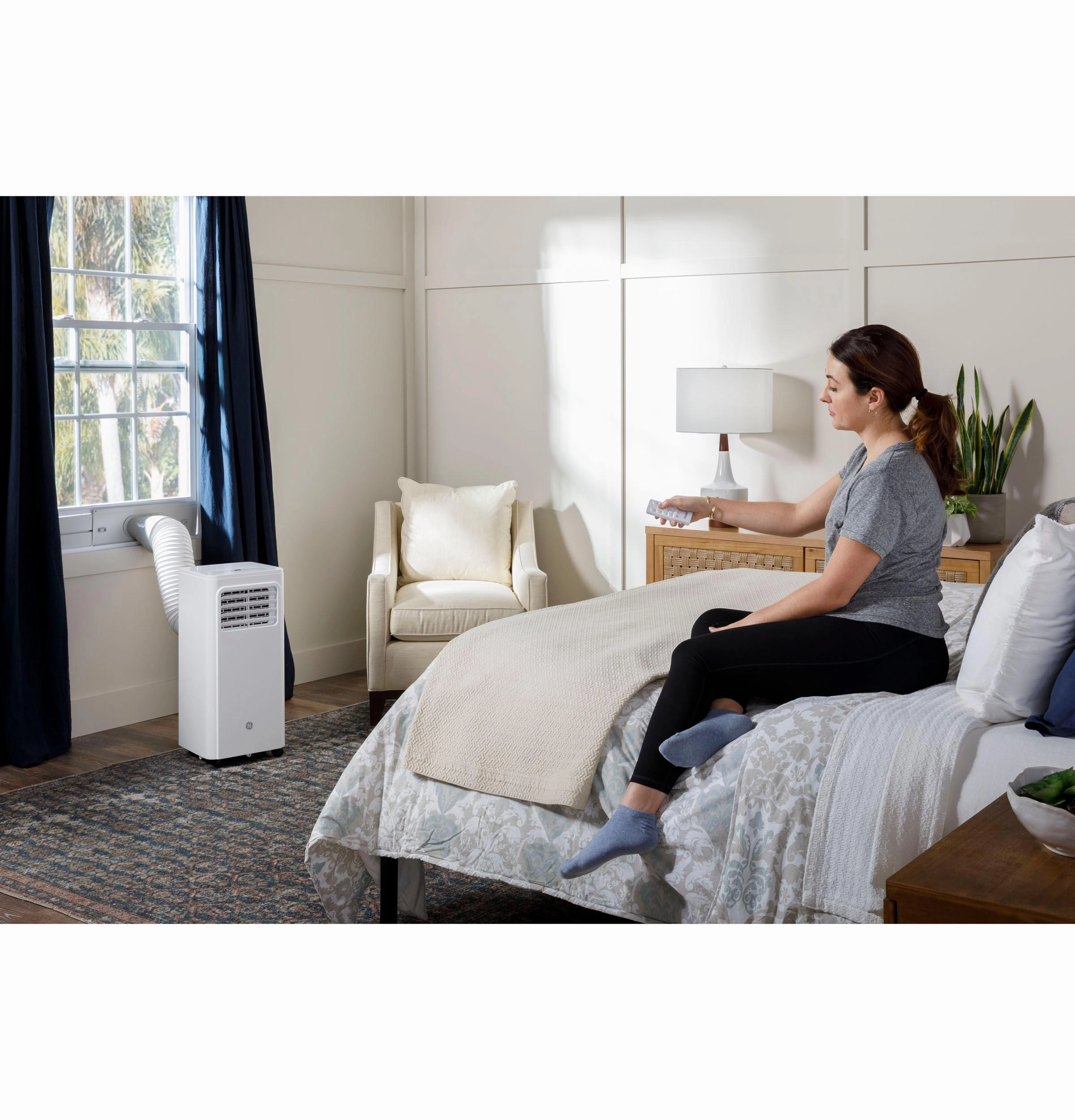 Ge Appliances APMS06BWF Ge 6,000 Btu Doe Portable Air Conditioner For Small Rooms Up To 250 Sq. Ft.