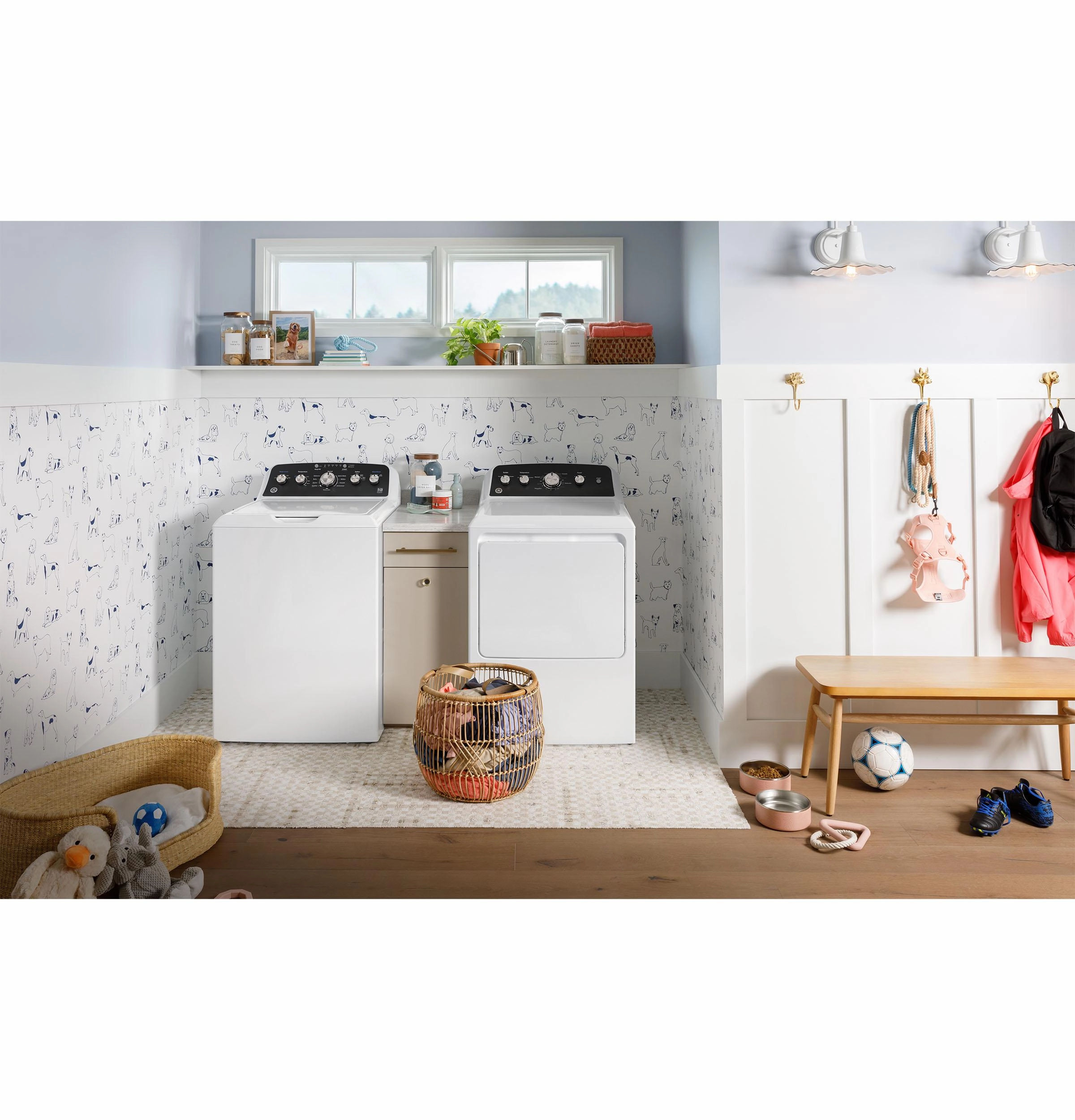 Ge Appliances GTD48EASWWB Ge 7.2 Cu. Ft. Capacity Electric&#X00A0;Dryer With Up To 120 Ft. Venting&#X00A0;And&#X00A0;Extended Tumble