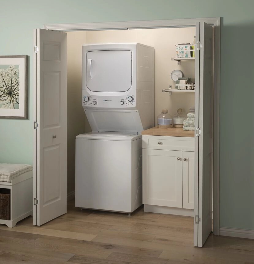 GE White Unitized Spacemaker Washer (4.5 Cu.Ft.) and White Electric Dryer (5.9 Cu.Ft.) - GUD27EEMNWW