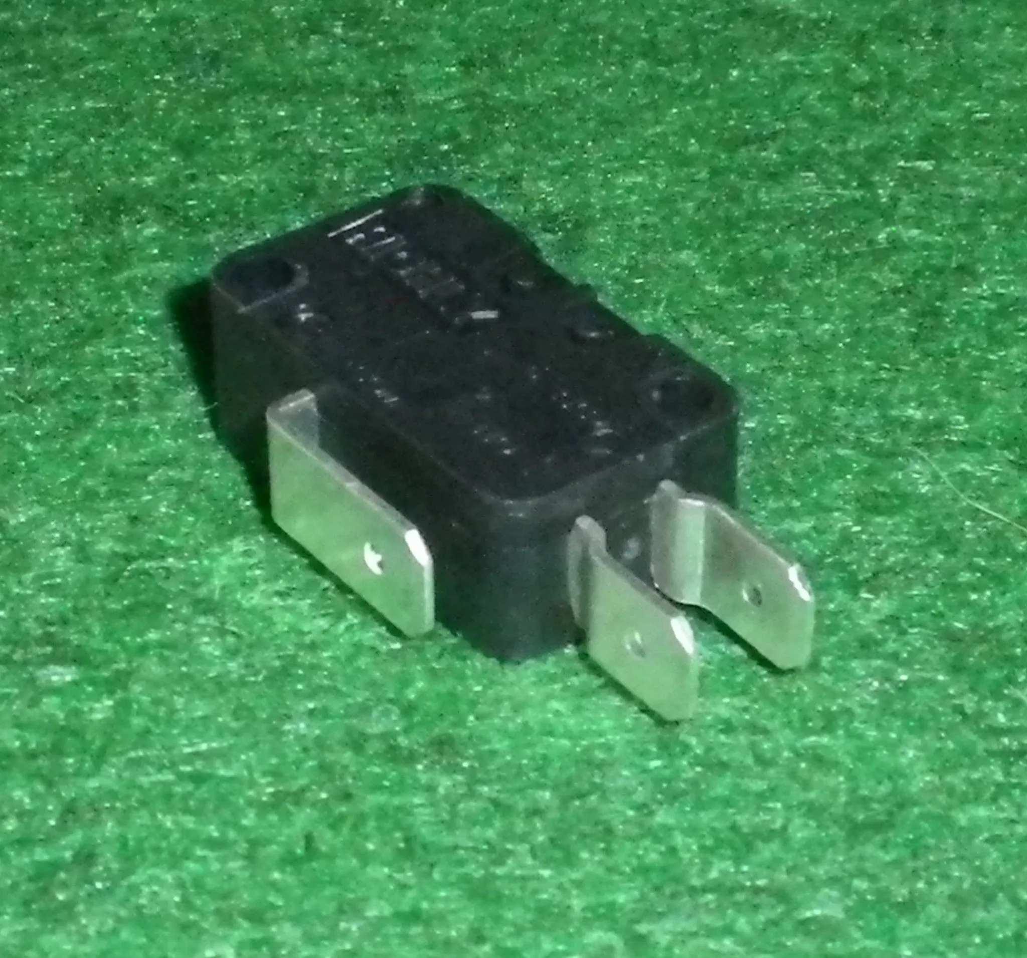 General Purpose SPDT Microswitch with 6.4mm Spade Terminals - Part # MS106