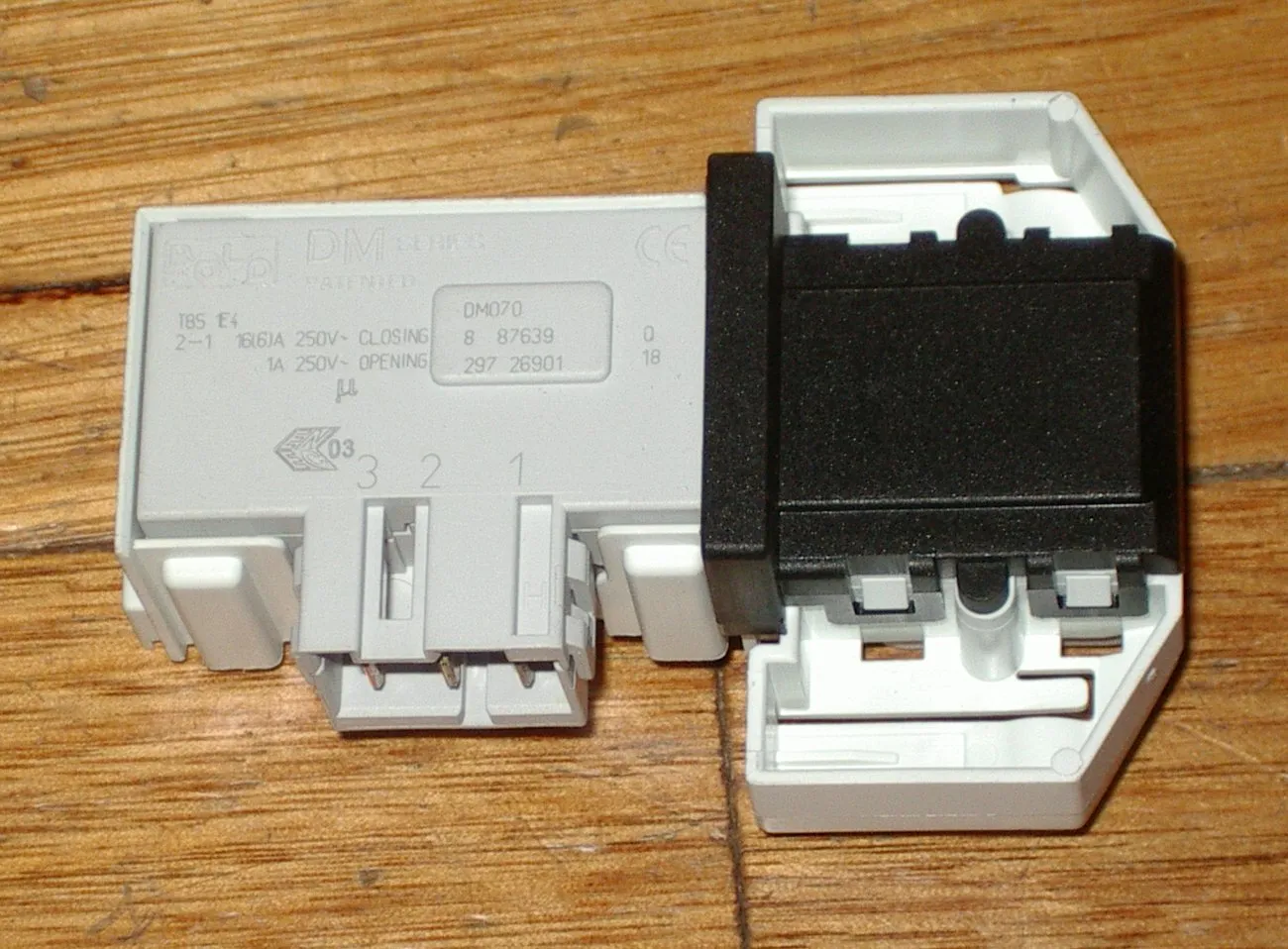 Genuine Bosch Maxx Front Loader Door Interlock Switch - Part # 610147