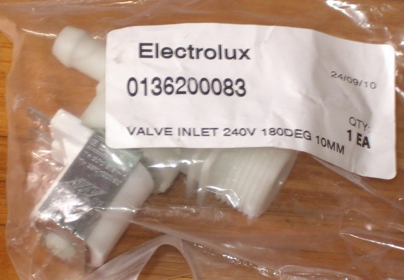Genuine Electrolux Universal 10mm Straight Inlet Valve - Part No. 8583890816037