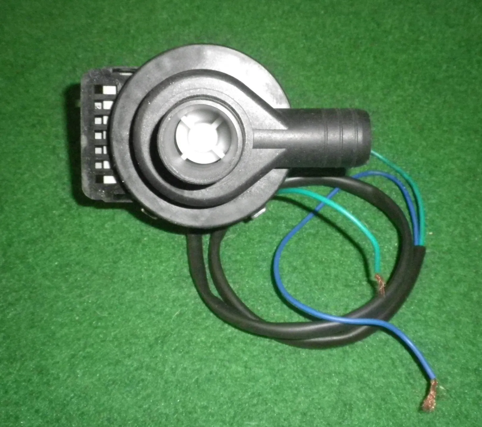 Haier Magnetic Pump Motor with Flyleads - Part No. UNI284, H0034000110