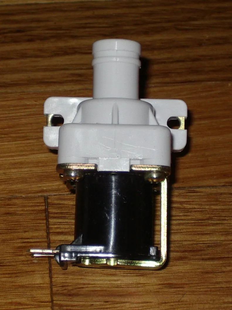 Hitachi Single Inlet Valve FDV65A2C 13mm Rightangled - Part # WV034