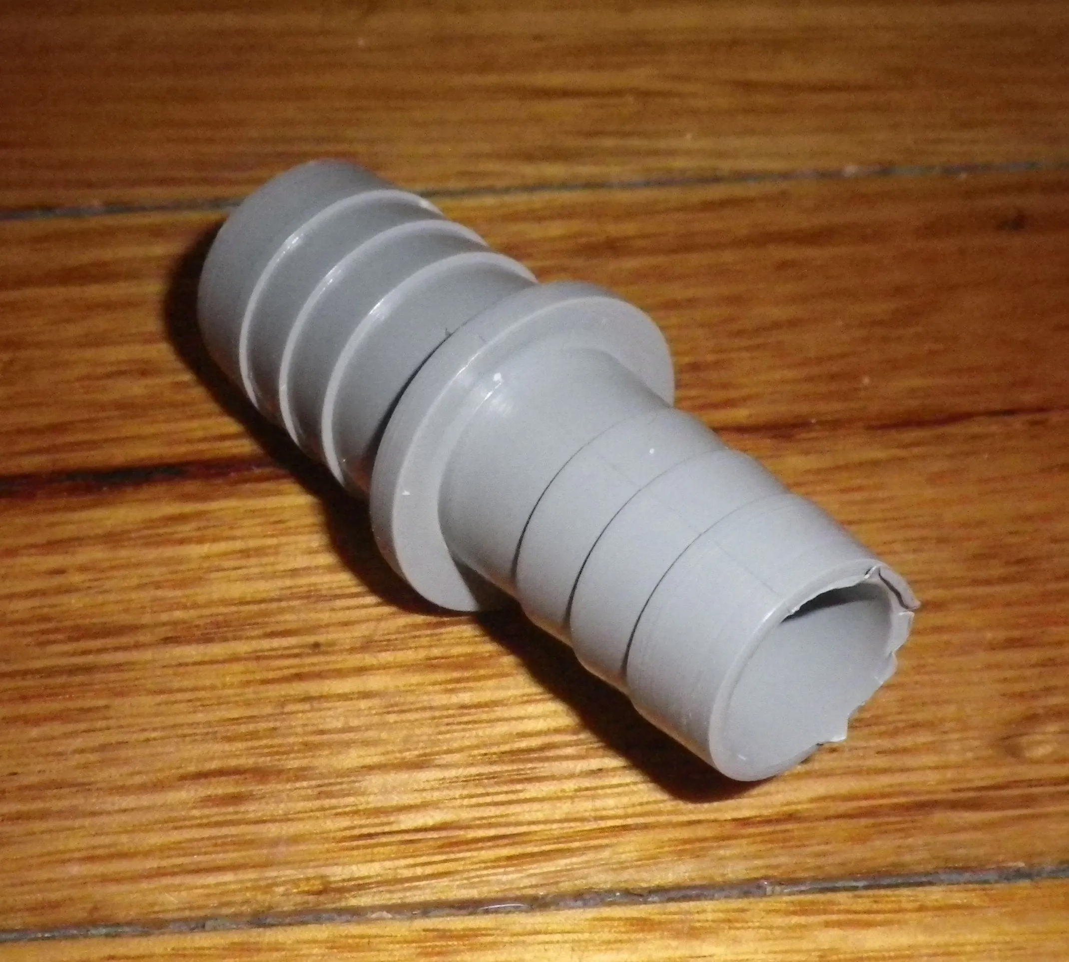 Hose Reducing Joiner / Connector 23mm to 21mm - Part # W048G