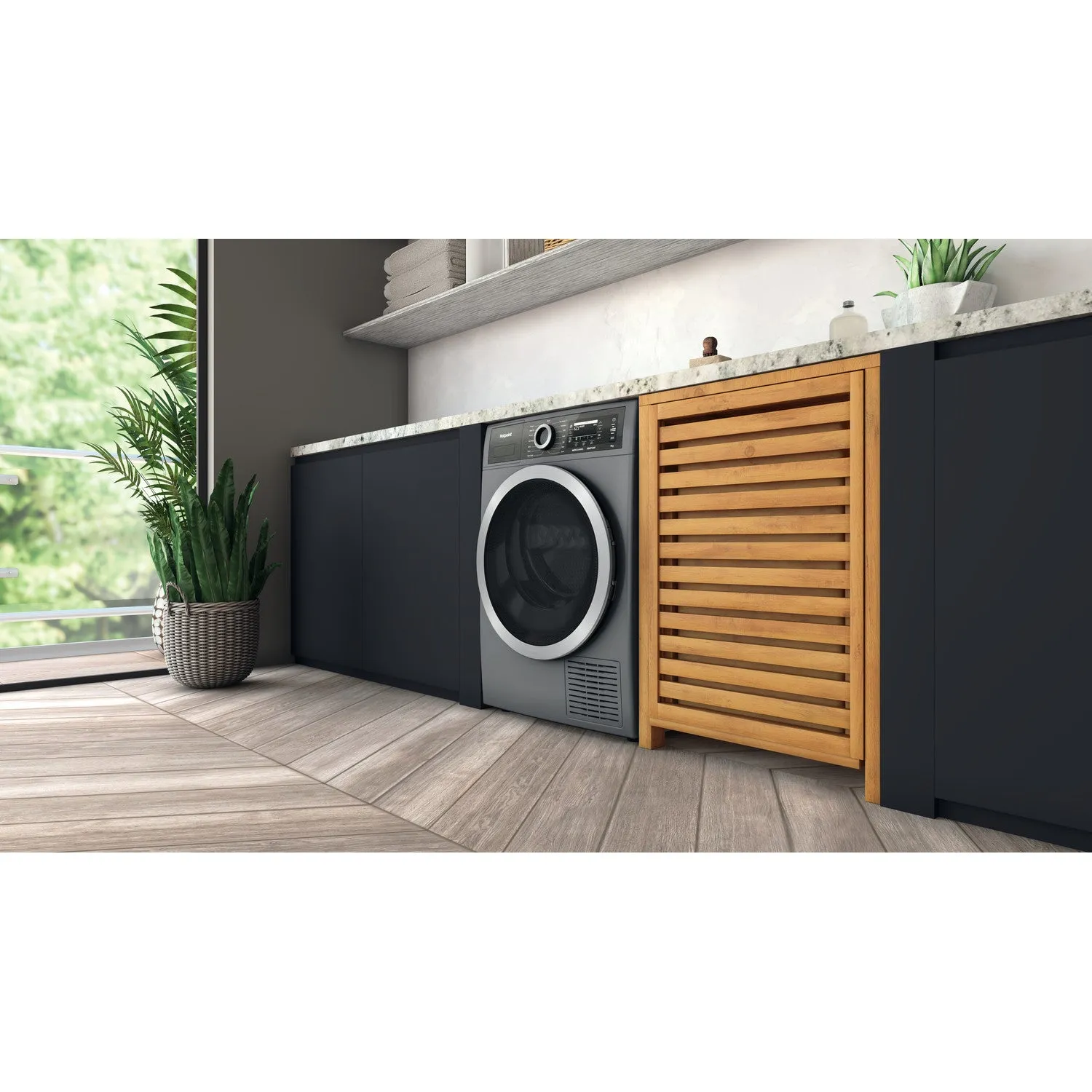 Hotpoint H8 D94SB UK 9kg Heat Pump Tumble Dryer
