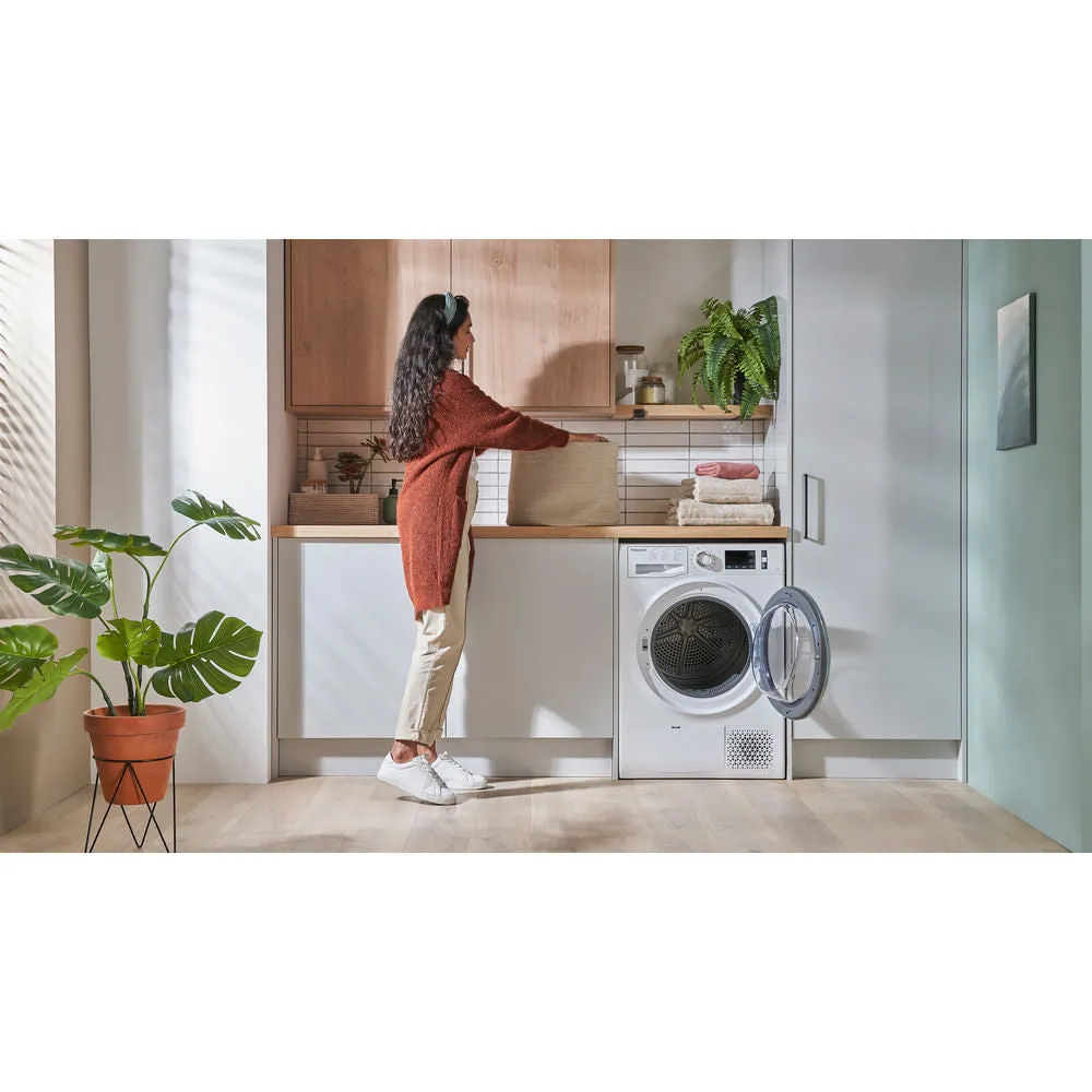 Hotpoint NT M11 82XB UK 8kg Heat Pump Tumble Dryer