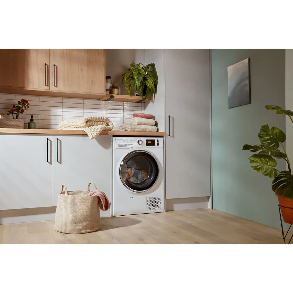 Hotpoint NT M11 82XB UK 8kg Heat Pump Tumble Dryer