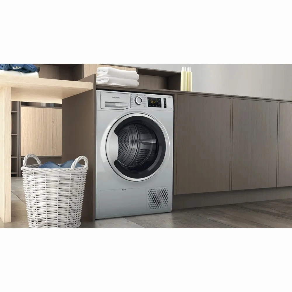 Hotpoint NTM1192SSKUK 9kg Heat Pump Tumble Dryer Silver