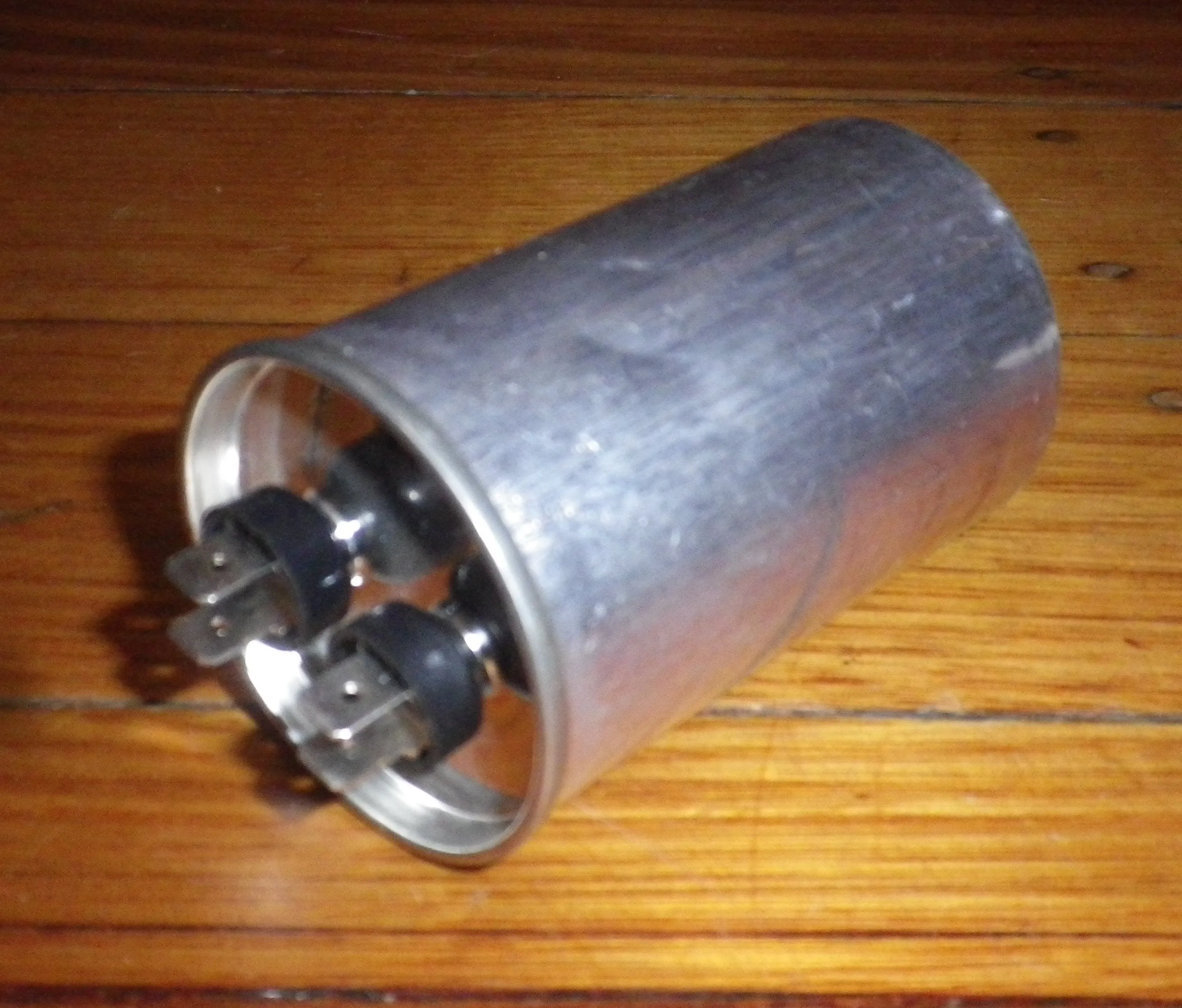 Kelvinator 25uF 450Volt Motor Start Capacitor - Part # 33000017