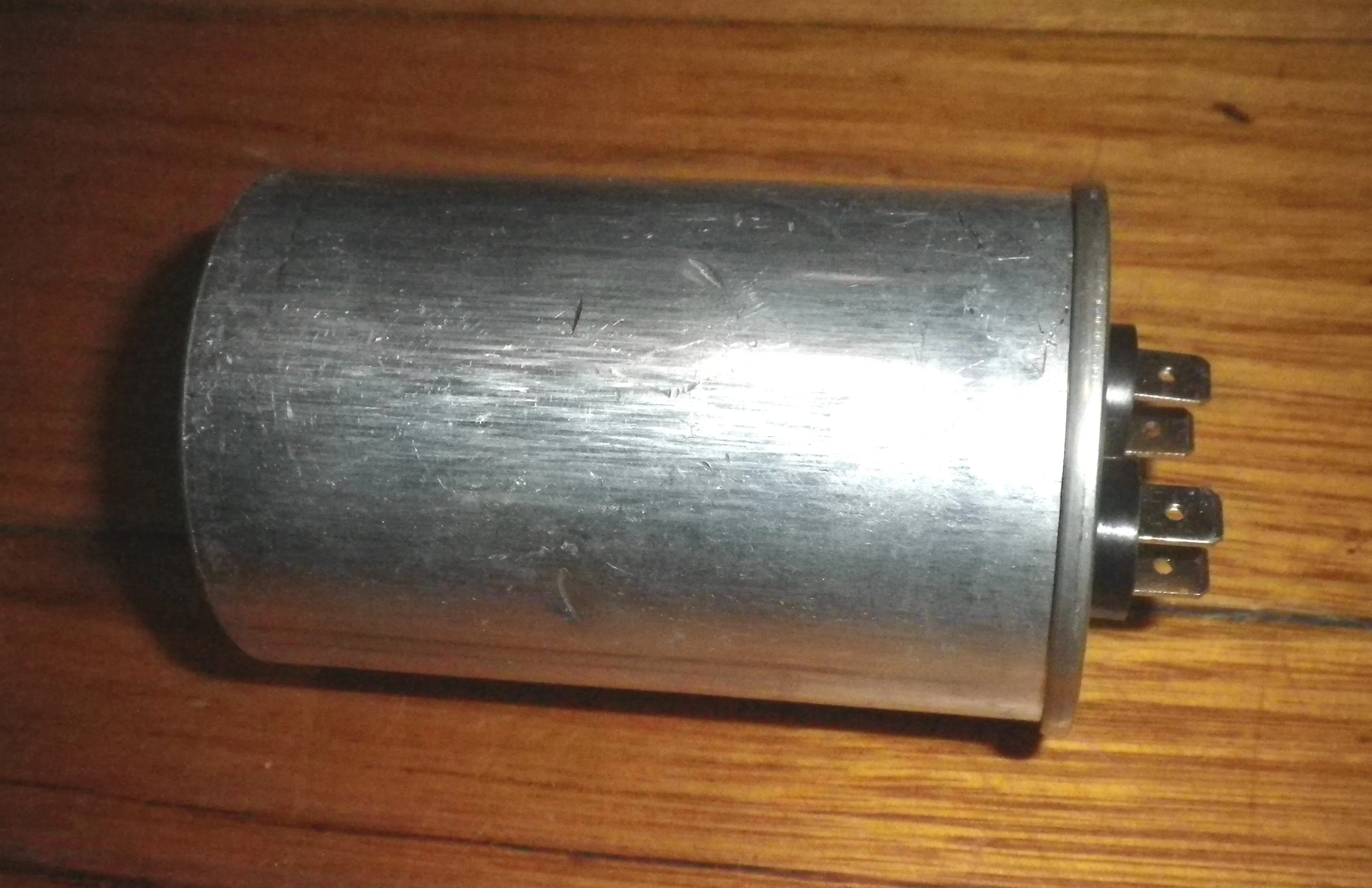 Kelvinator 25uF 450Volt Motor Start Capacitor - Part # 33000017