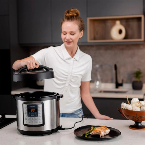 Kumtel Electric Pressure Cooker HPC-01 | 1000W, 5.7L Capacity, Auto Cook Programs