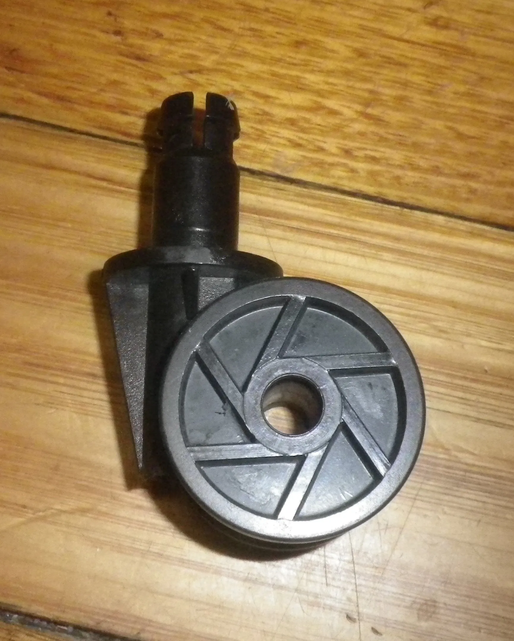 Late Model Simpson Top Suspended Plastic Castor - Part # 0067250471
