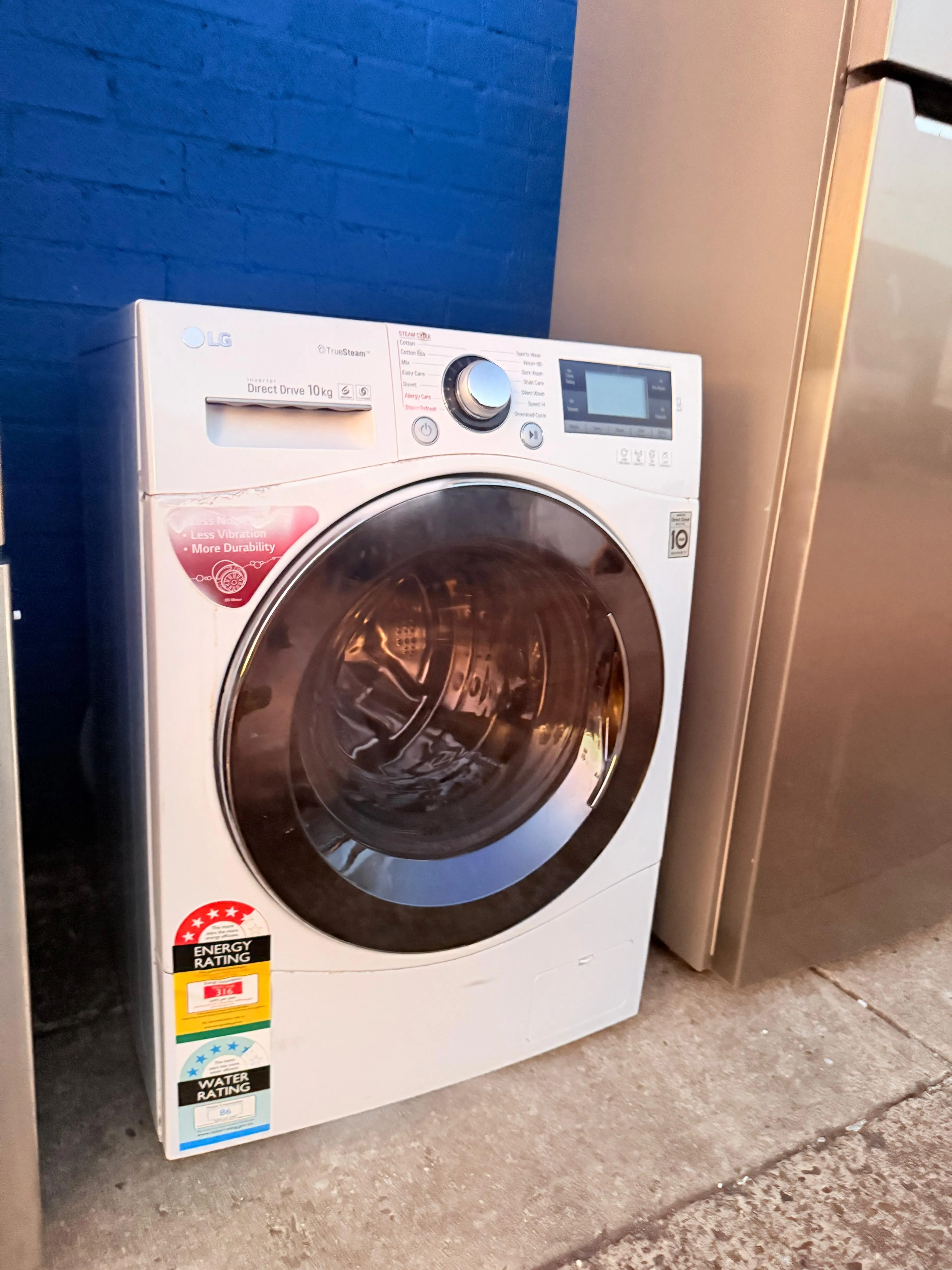**LG 10 KGS FRONT LOADER WASHING MACHINE**