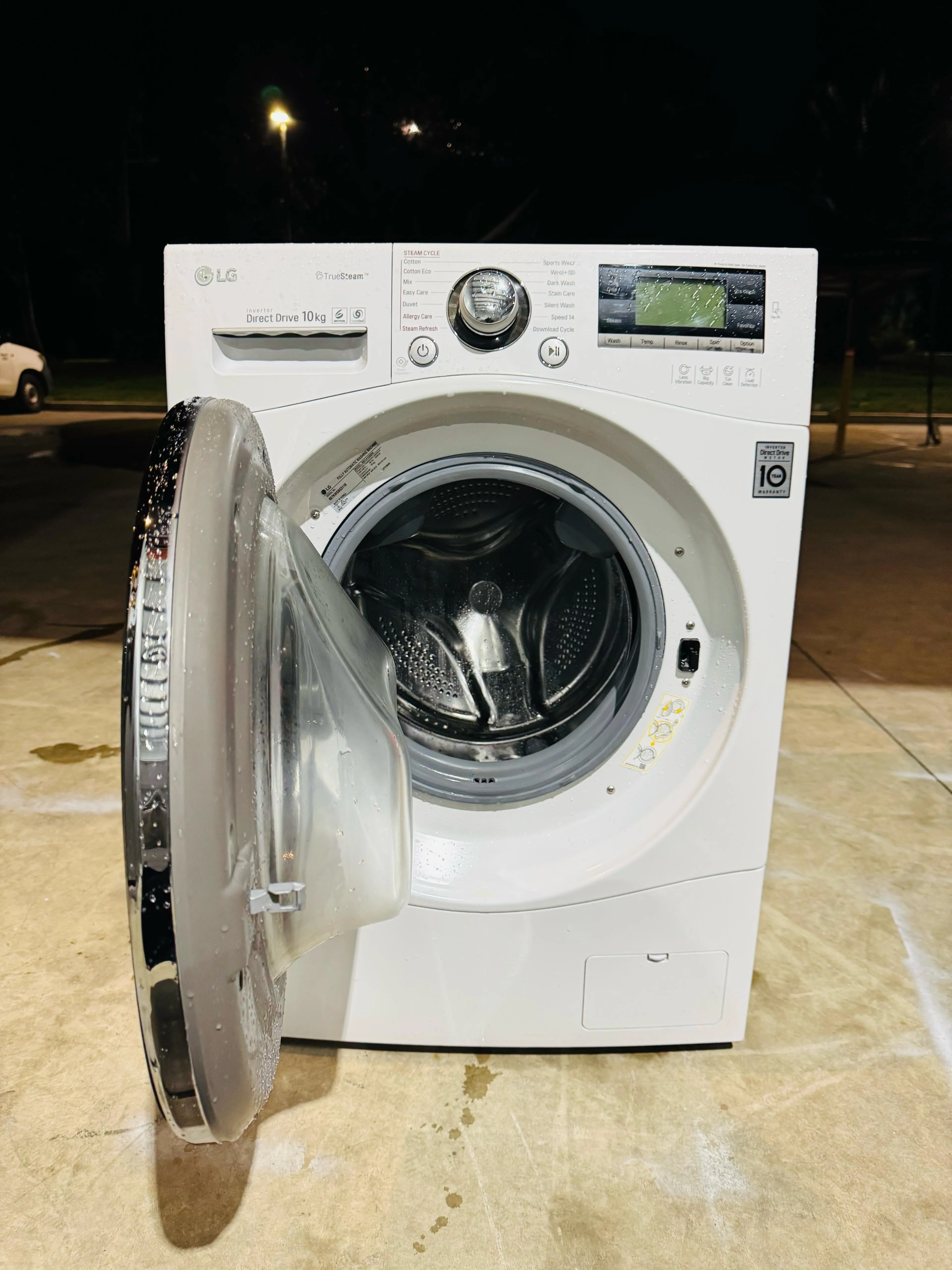 **LG 10 KGS FRONT LOADER WASHING MACHINE**