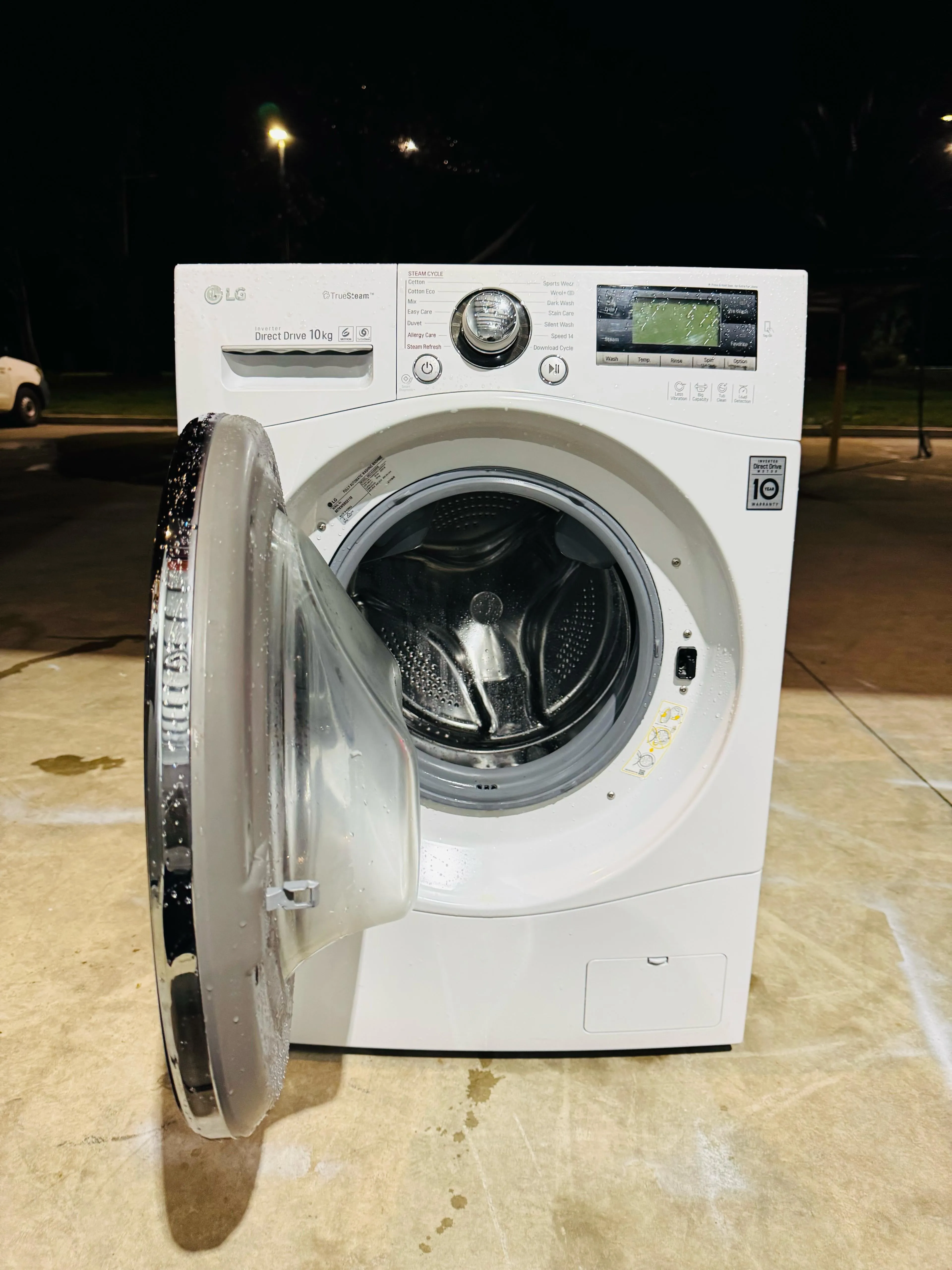 **LG 10 KGS FRONT LOADER WASHING MACHINE**